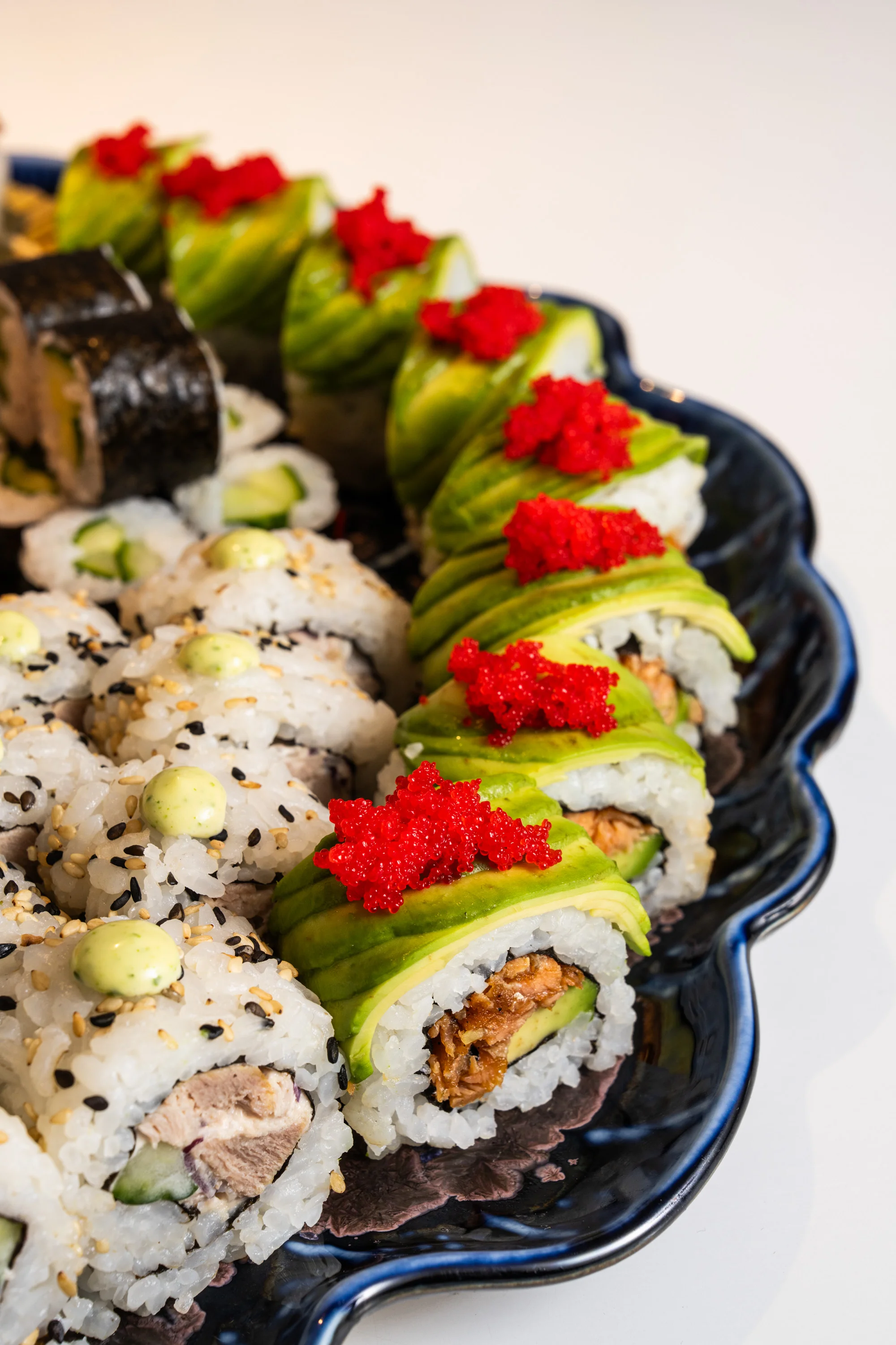 Sushi set s 50 kousky v restauraci v centru Brna: úhoř, losos, tuňák i procecco na přípitek