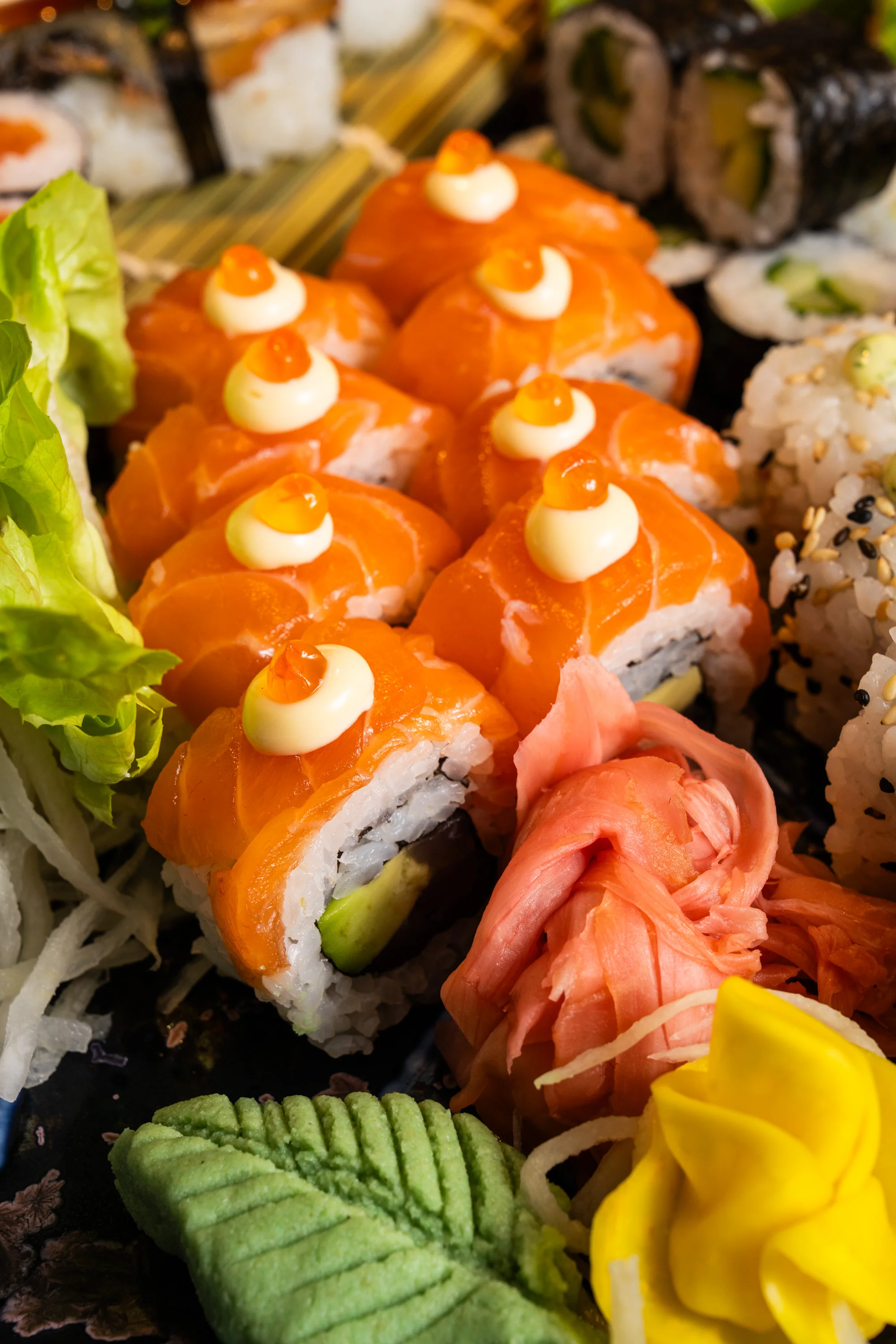 Sushi set s 50 kousky v restauraci v centru Brna: úhoř, losos, tuňák i procecco na přípitek
