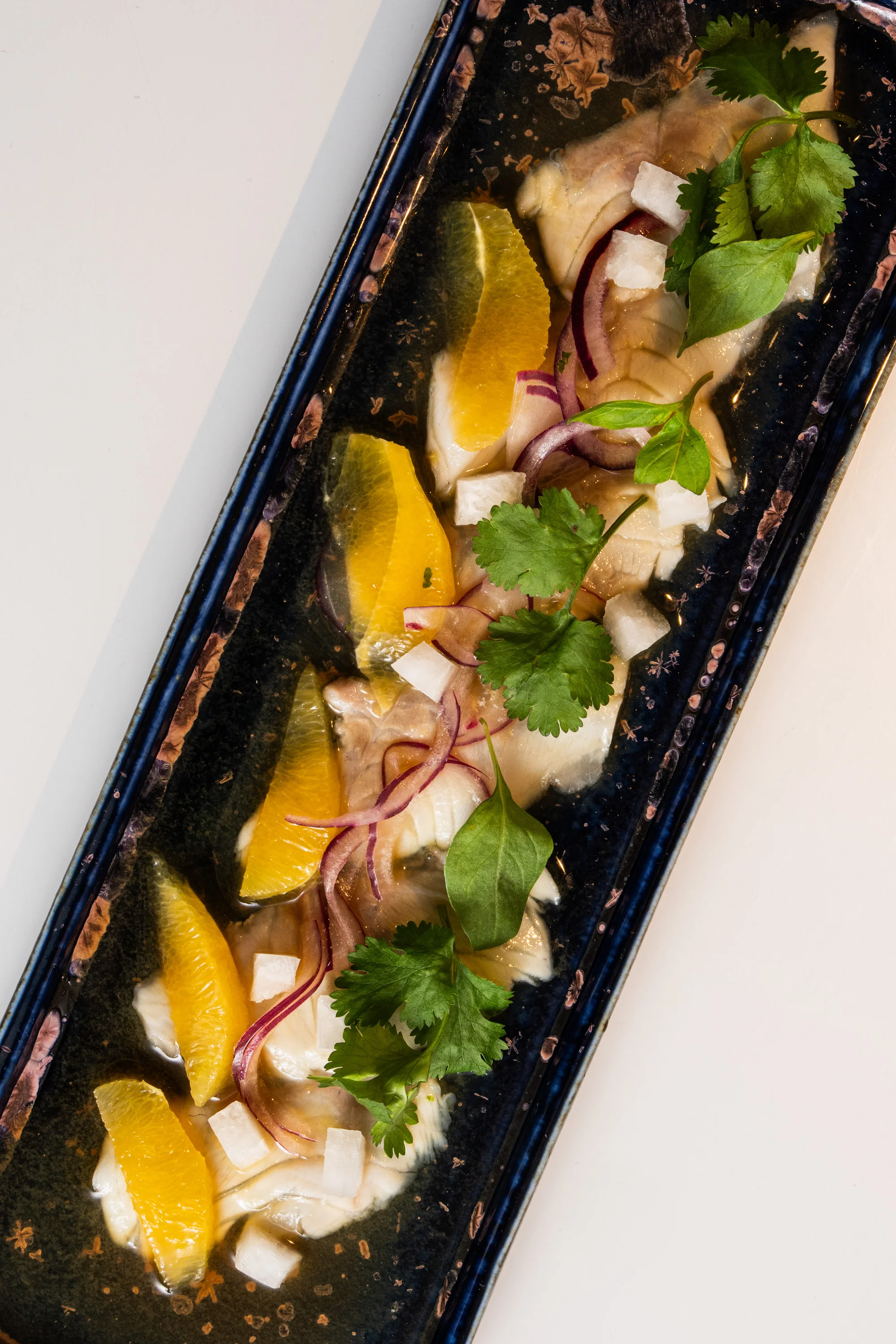 Sushi set s 50 kousky v restauraci v centru Brna: úhoř, losos, tuňák i procecco na přípitek