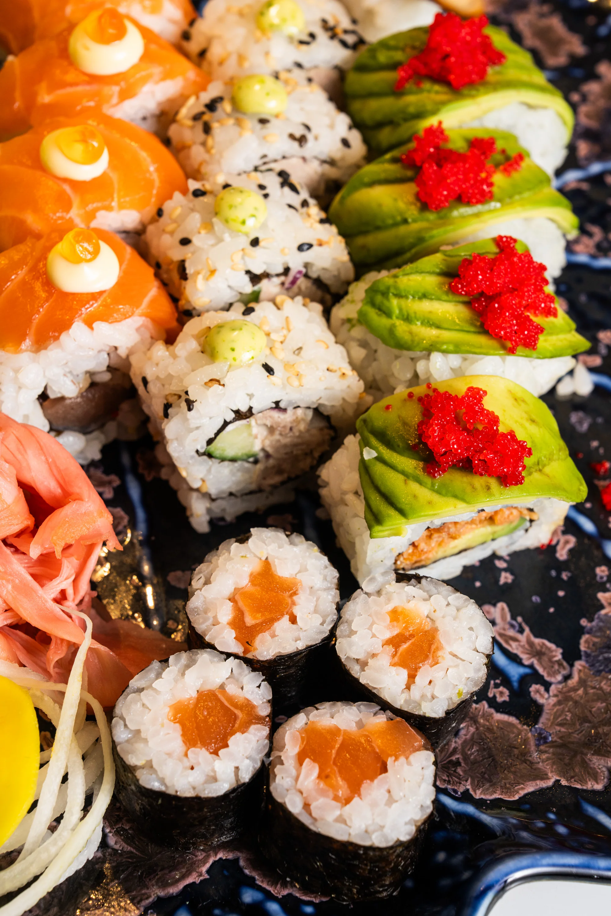 Sushi set s 50 kousky v restauraci v centru Brna: úhoř, losos, tuňák i procecco na přípitek