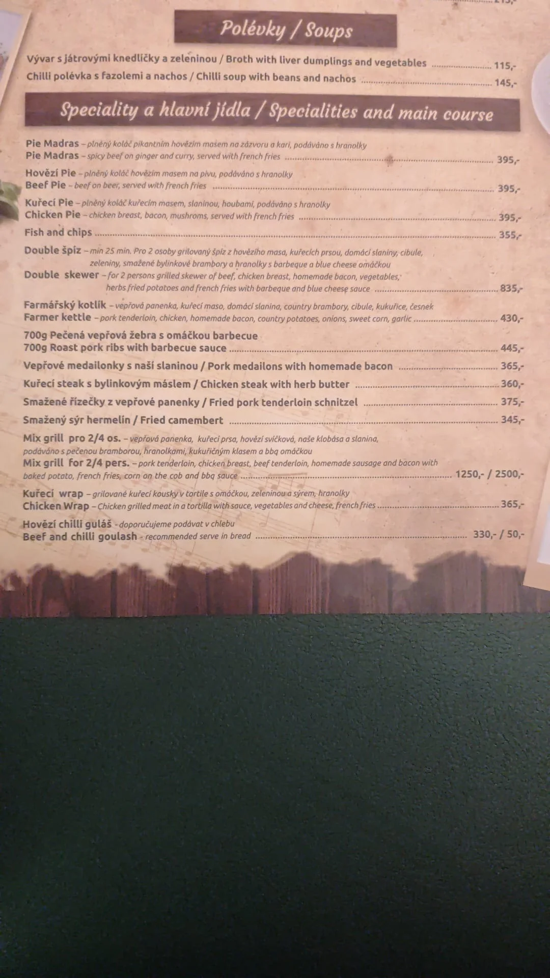 Masové prkno pro 2 osoby: vepřové, hovězí i kuře, hranolky a kukuřice