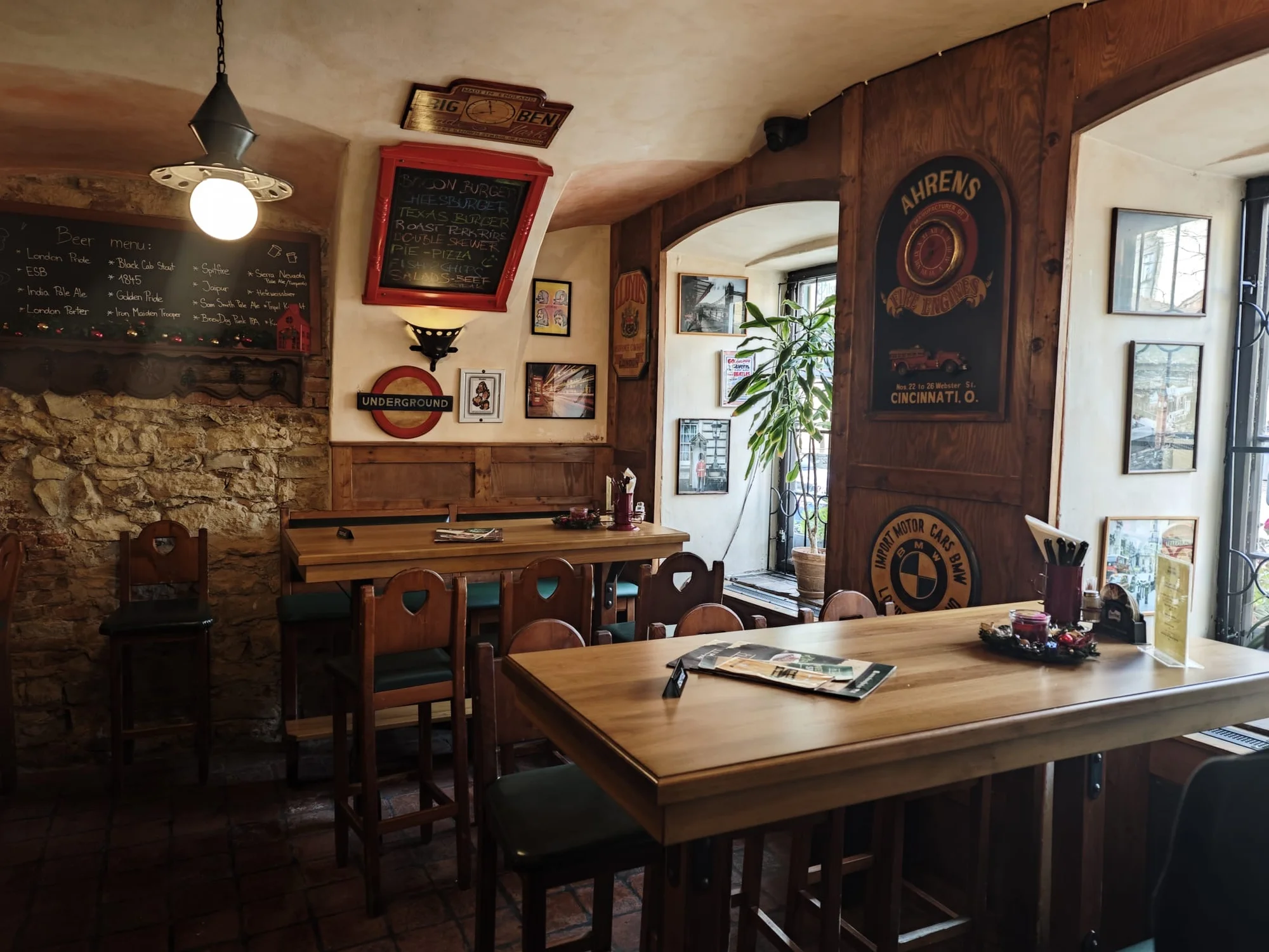 Masové prkno pro 2 osoby: vepřové, hovězí i kuře, hranolky a kukuřice