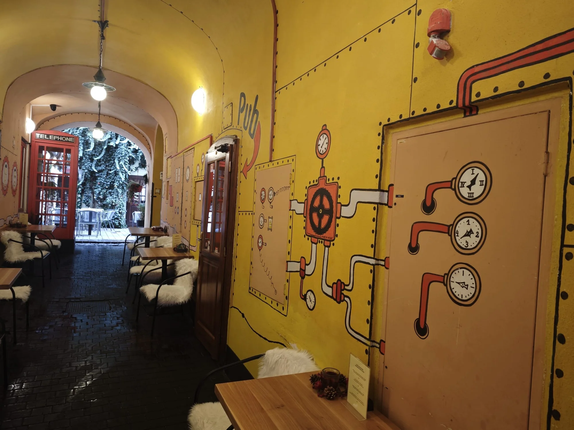 Masové prkno pro 2 osoby: vepřové, hovězí i kuře, hranolky a kukuřice