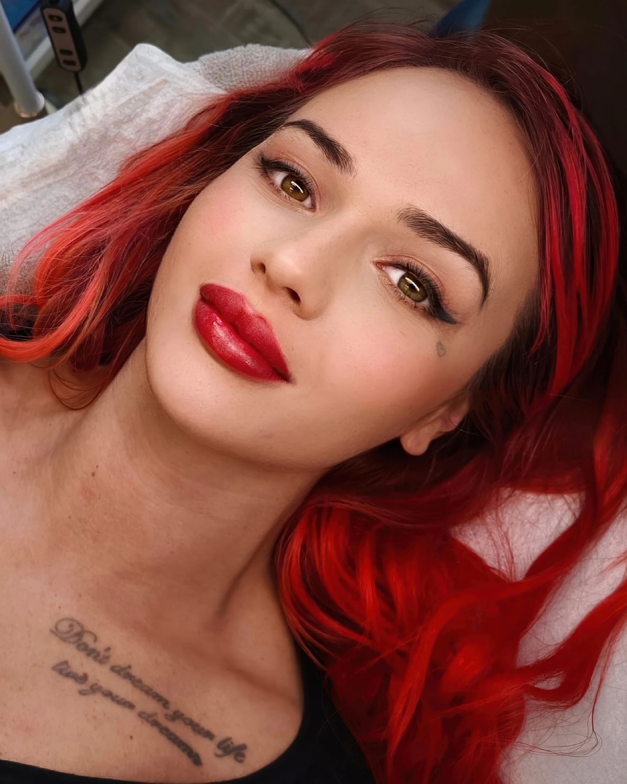 Permanentní make up: řasy, rty, linky i vláskování nebo pudrové stínování