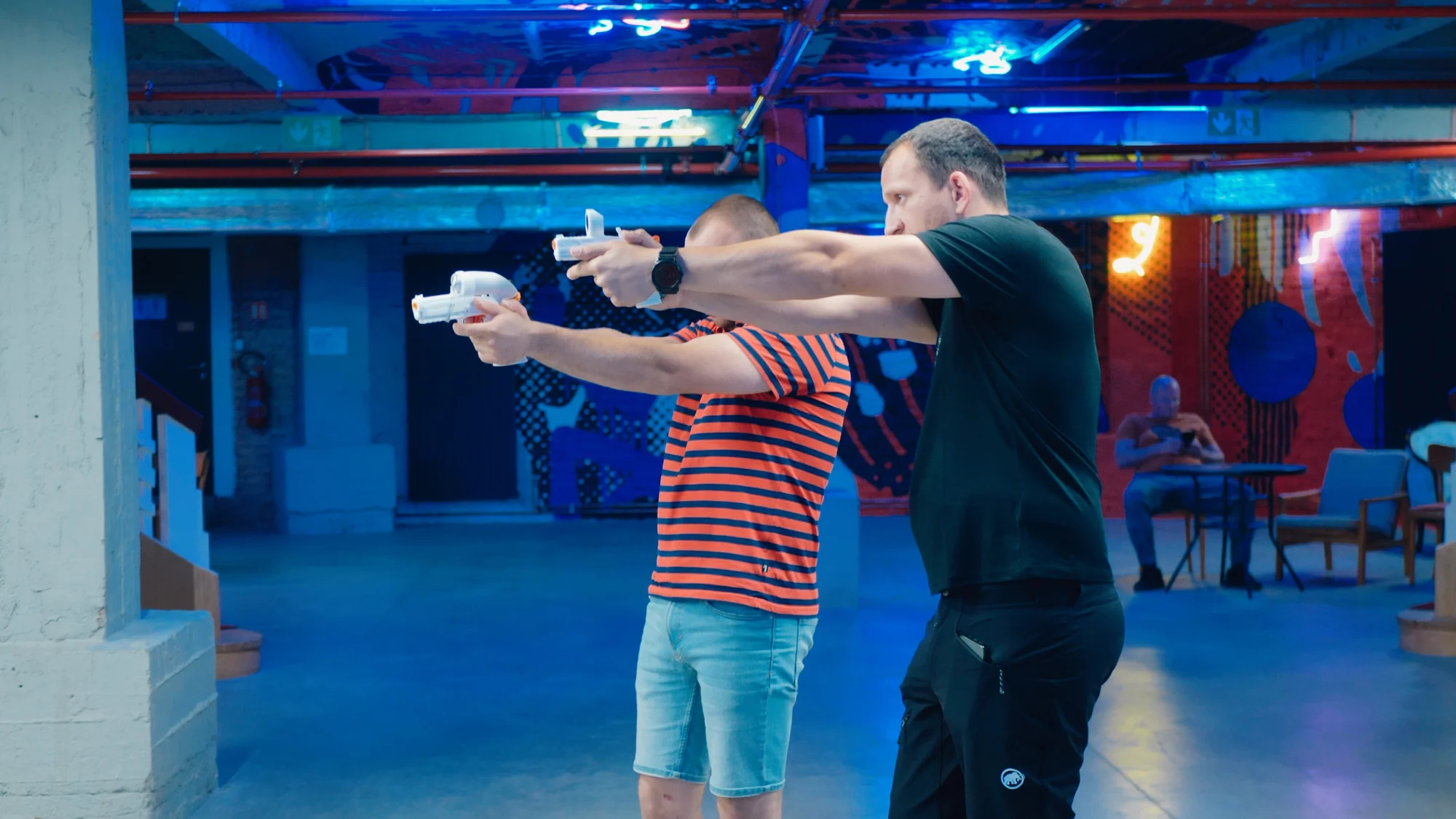 Zastřílejte si bez rizika: virtuální střelba pro neomezený počet osob, 20 nebo 180 minut