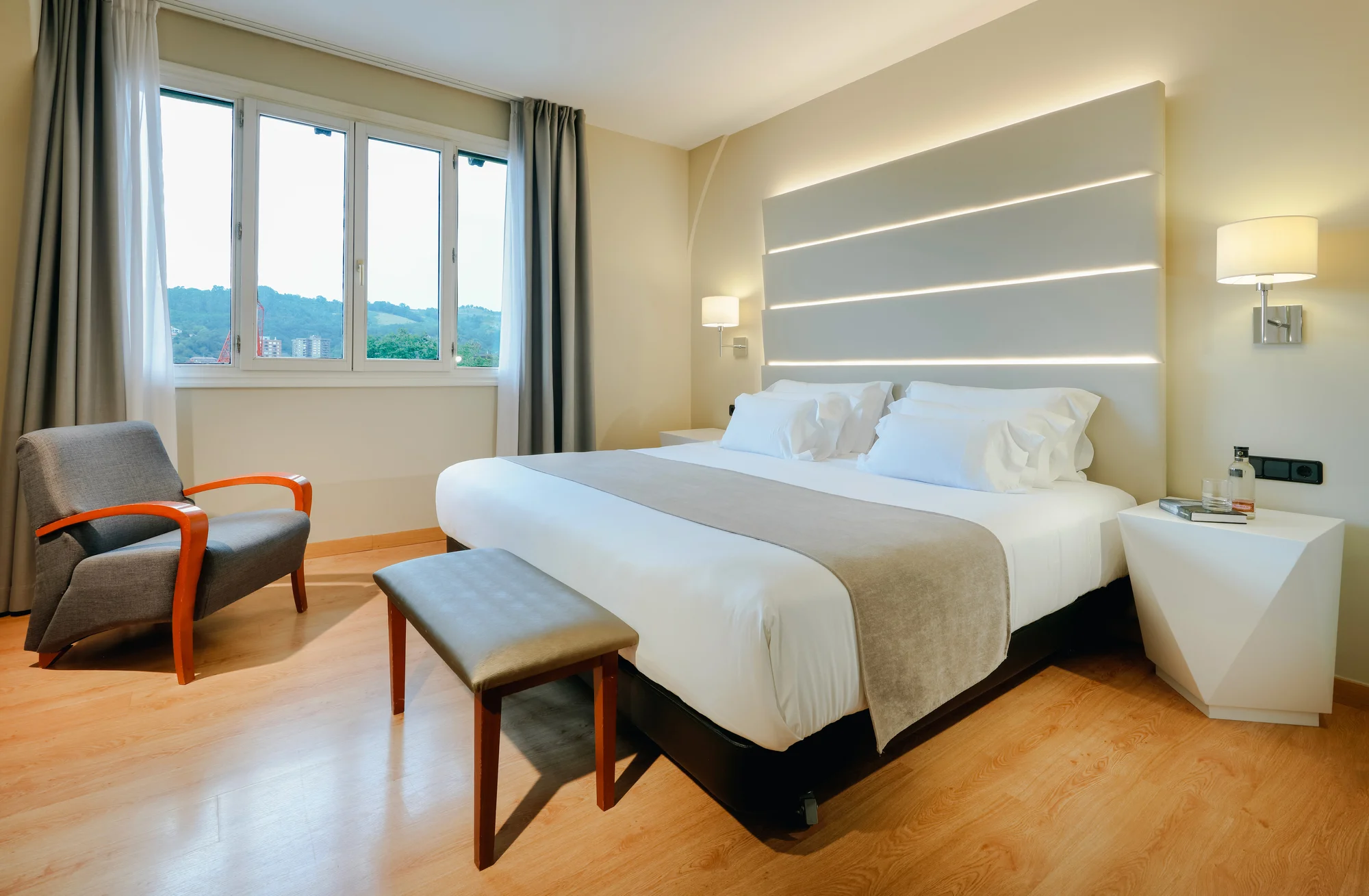 Poznejte španělské Bilbao: moderní 4* hotel v centru města, snídaně, výlety do muzea i na vyhlídku