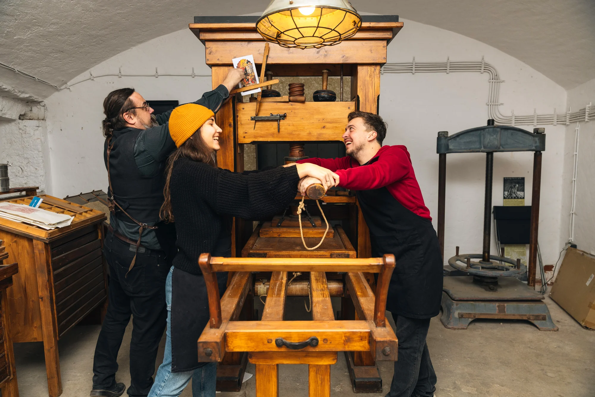 Workshop historického tisku: prohlídka, pečetění i košík plný dobrot