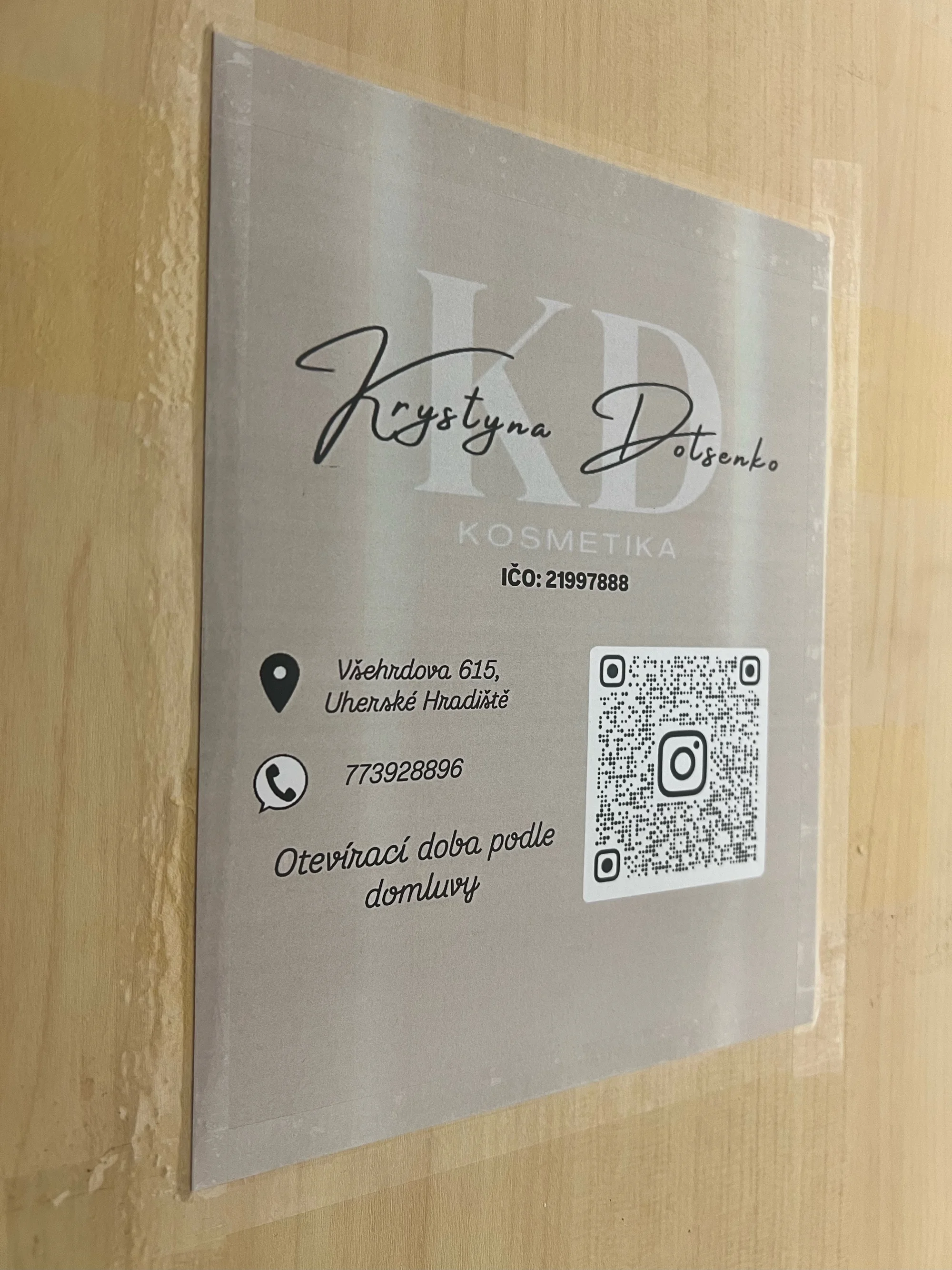 Uhrančivý pohled: barvení obočí i vč. laminace či lash lifting řas