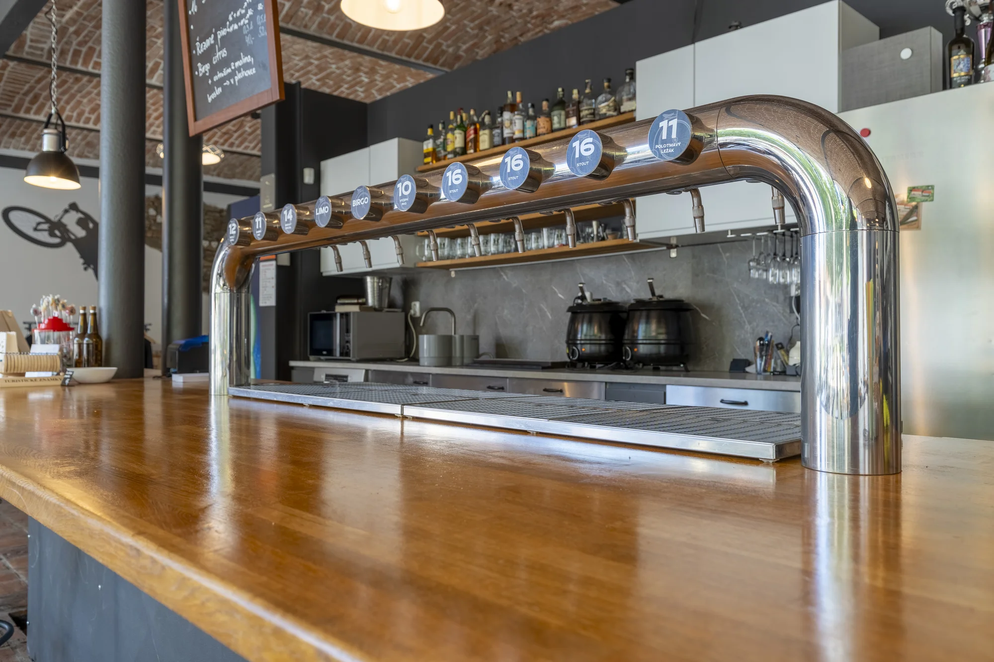 Dárek pro milovníky piva: otevřené vouchery na 300 až 2000 Kč do Pivovaru Holanďan