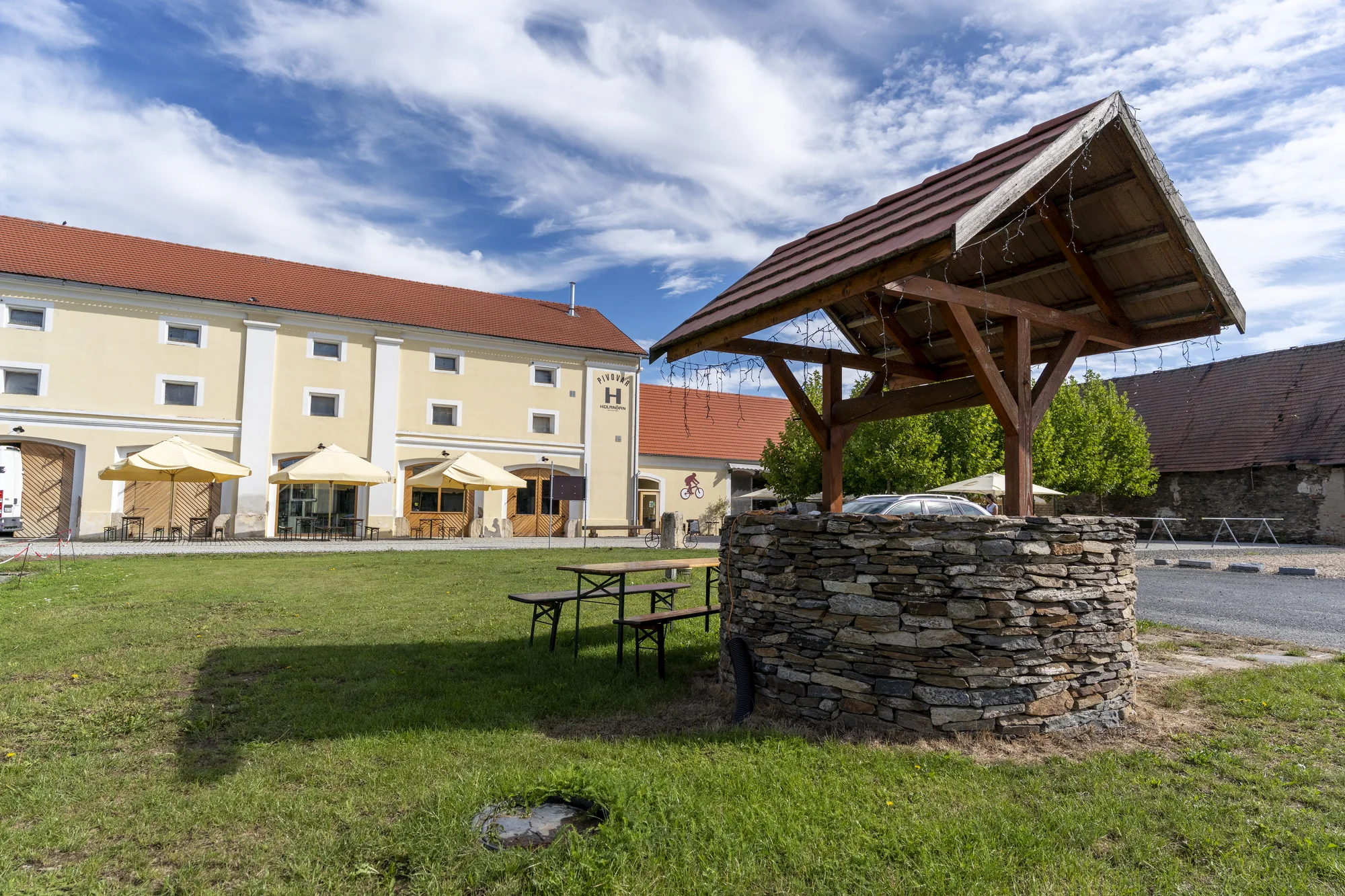 Dárek pro milovníky piva: otevřené vouchery na 300 až 2000 Kč do Pivovaru Holanďan