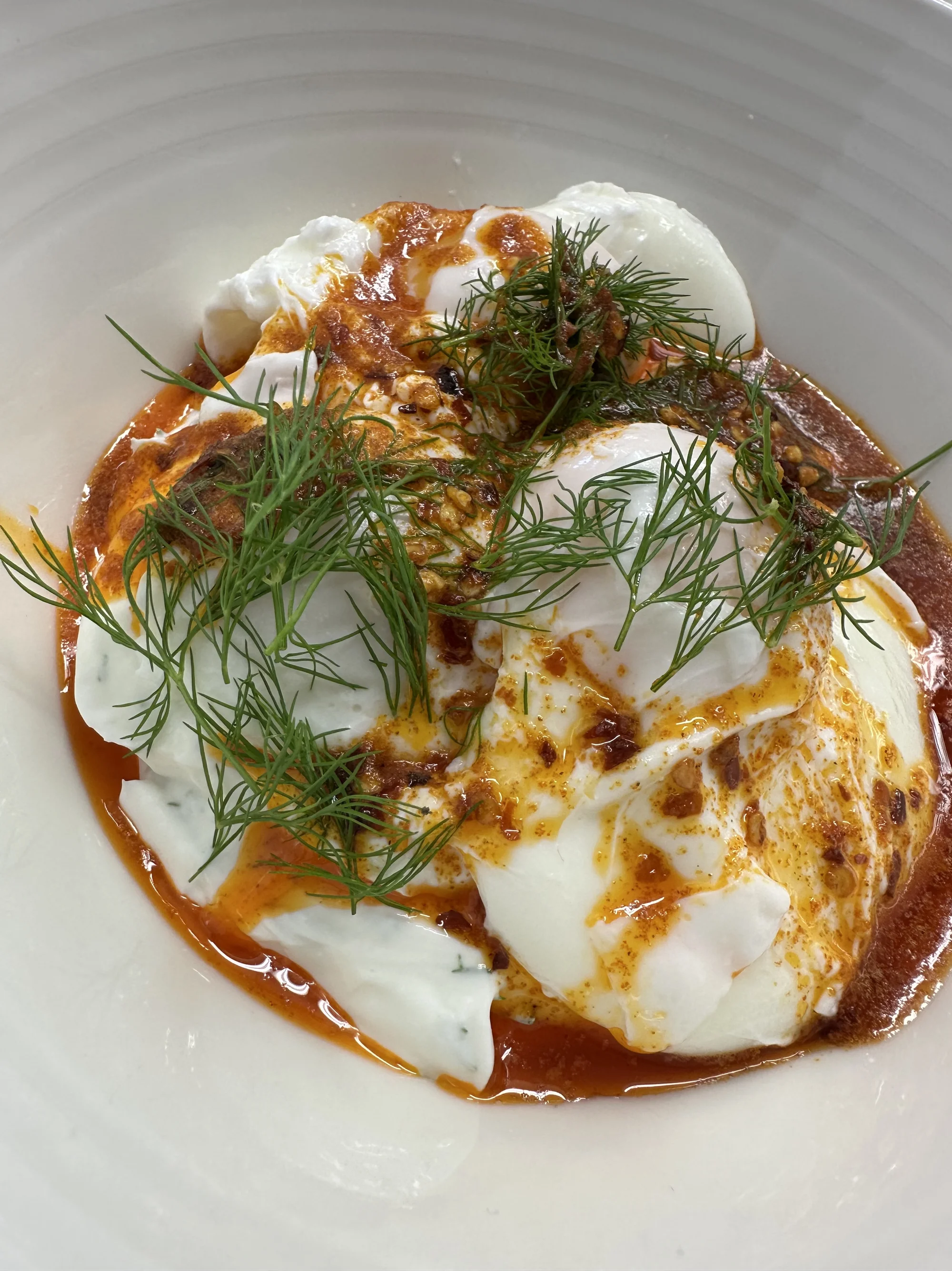 Snídaňové menu pro 1 až 2 osoby: avokádový sendvič nebo turecká vejce včetně nápojů