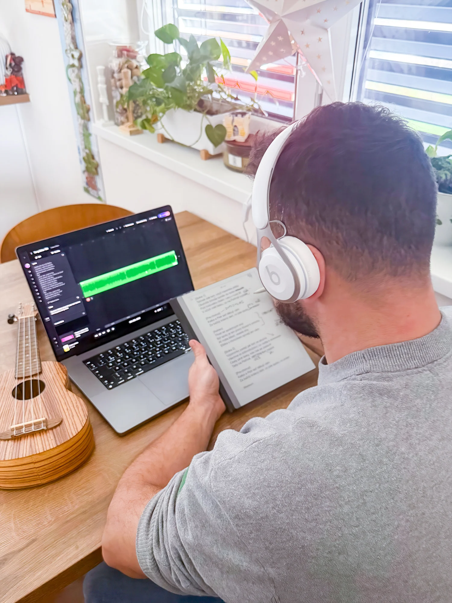 Věnujte písničku na míru: vytvoření textu a hudby dle vašeho vlastního zadání