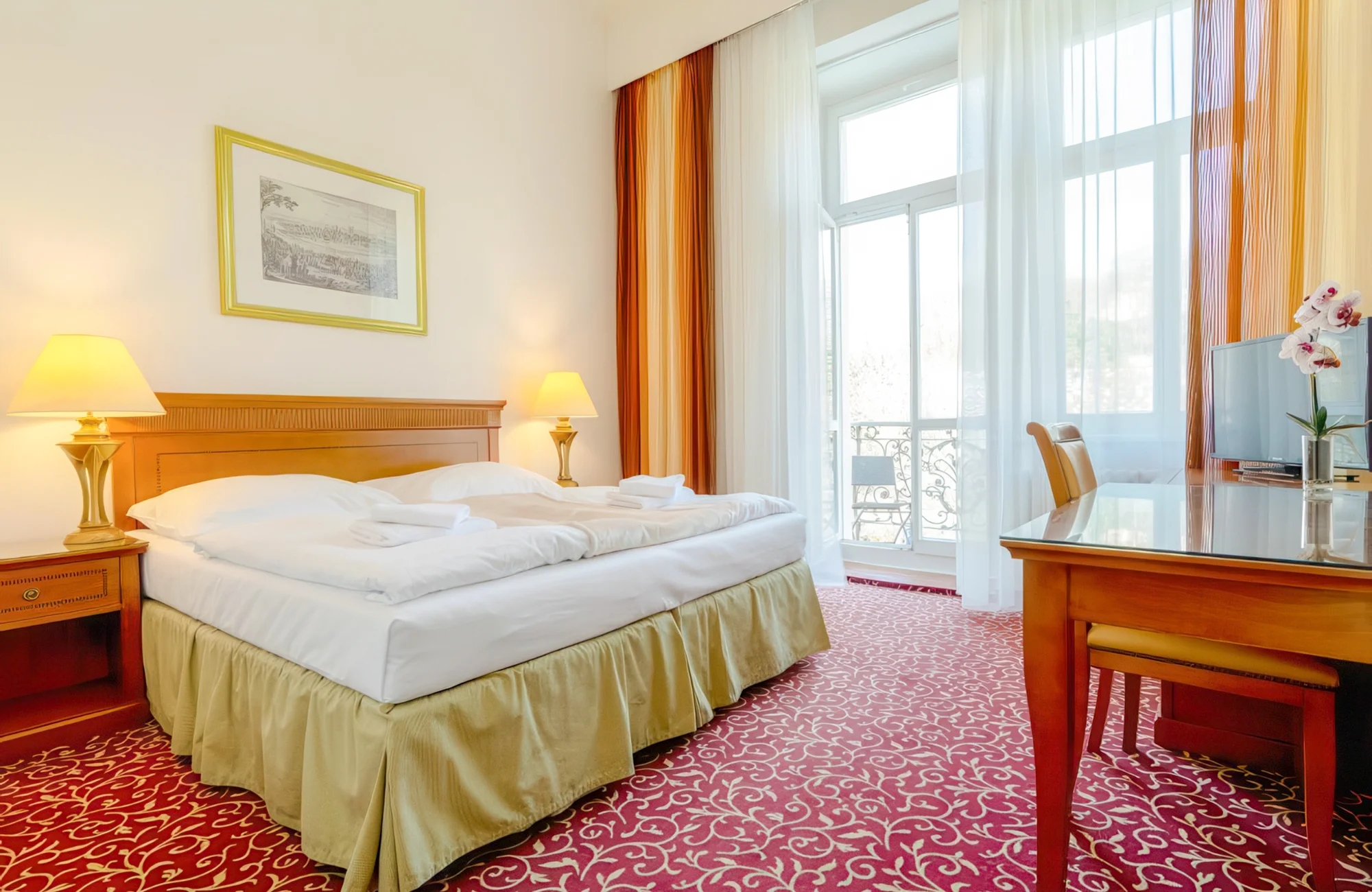 Hotel v centru Karlových Varů: jídlo a wellness, možnost masáže i solné jeskyně