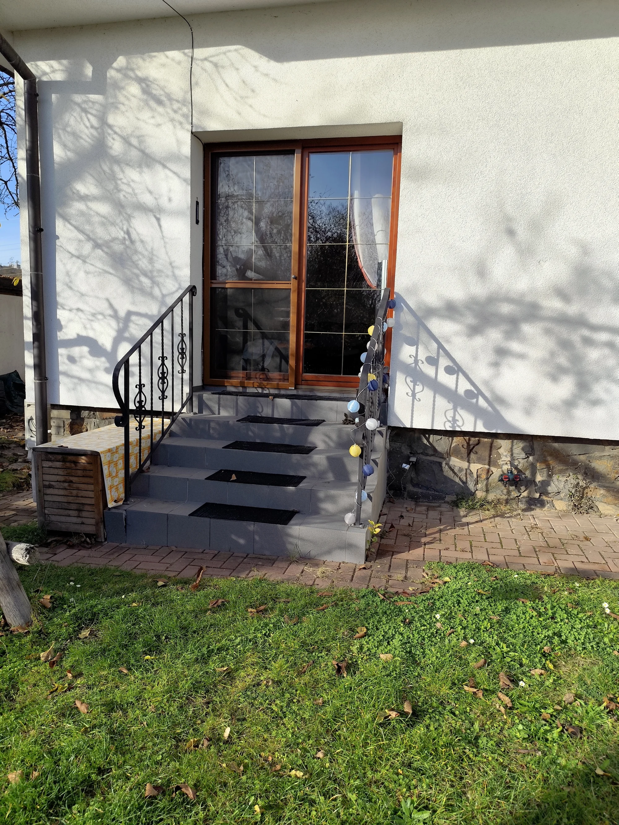 Zážitková malba obrazu: skupinová či individuální tvorba vybranou technikou