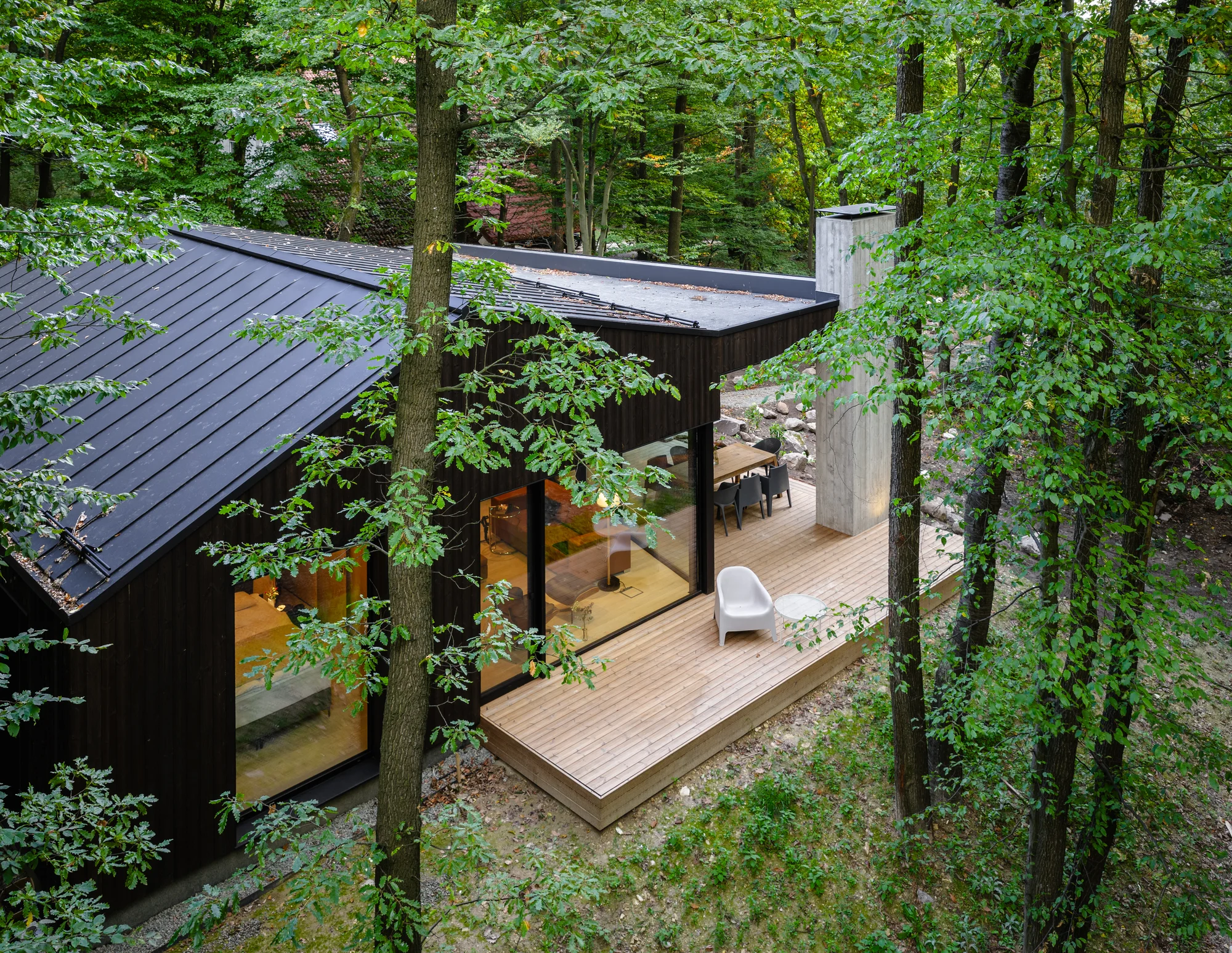 Luxusní chalet uprostřed lesa nedaleko Ostřihomi, polopenze i soukromý wellness