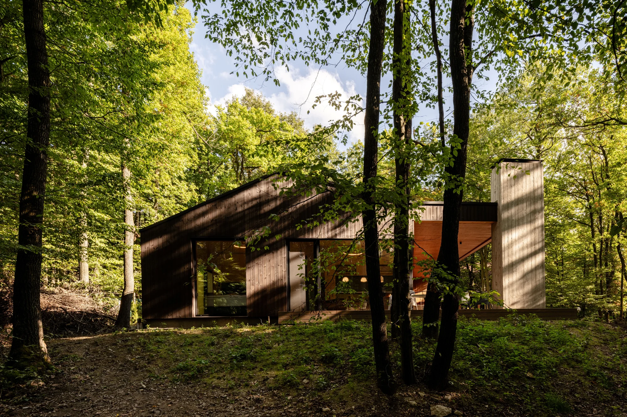 Luxusní chalet uprostřed lesa nedaleko Ostřihomi, polopenze i soukromý wellness