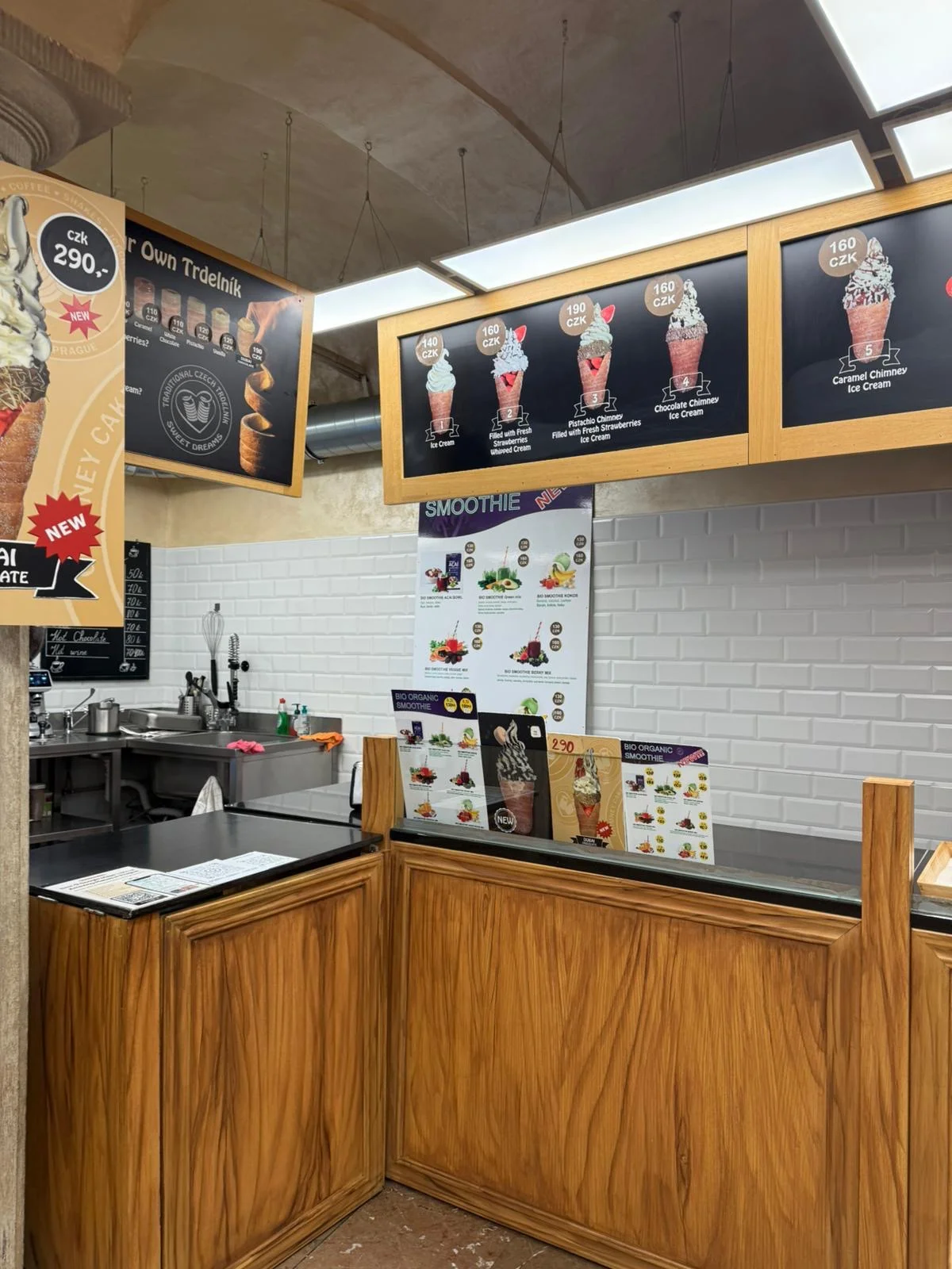 Voňavá pochoutka v centru Prahy: sladký trdelník i káva pro jednoho či pár