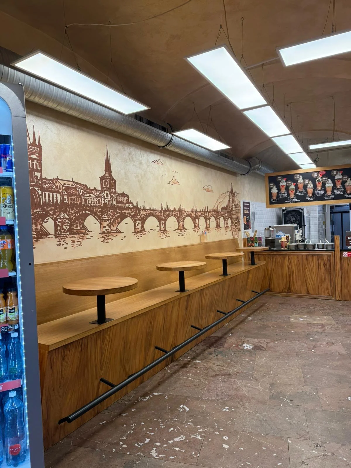 Voňavá pochoutka v centru Prahy: sladký trdelník i káva pro jednoho či pár