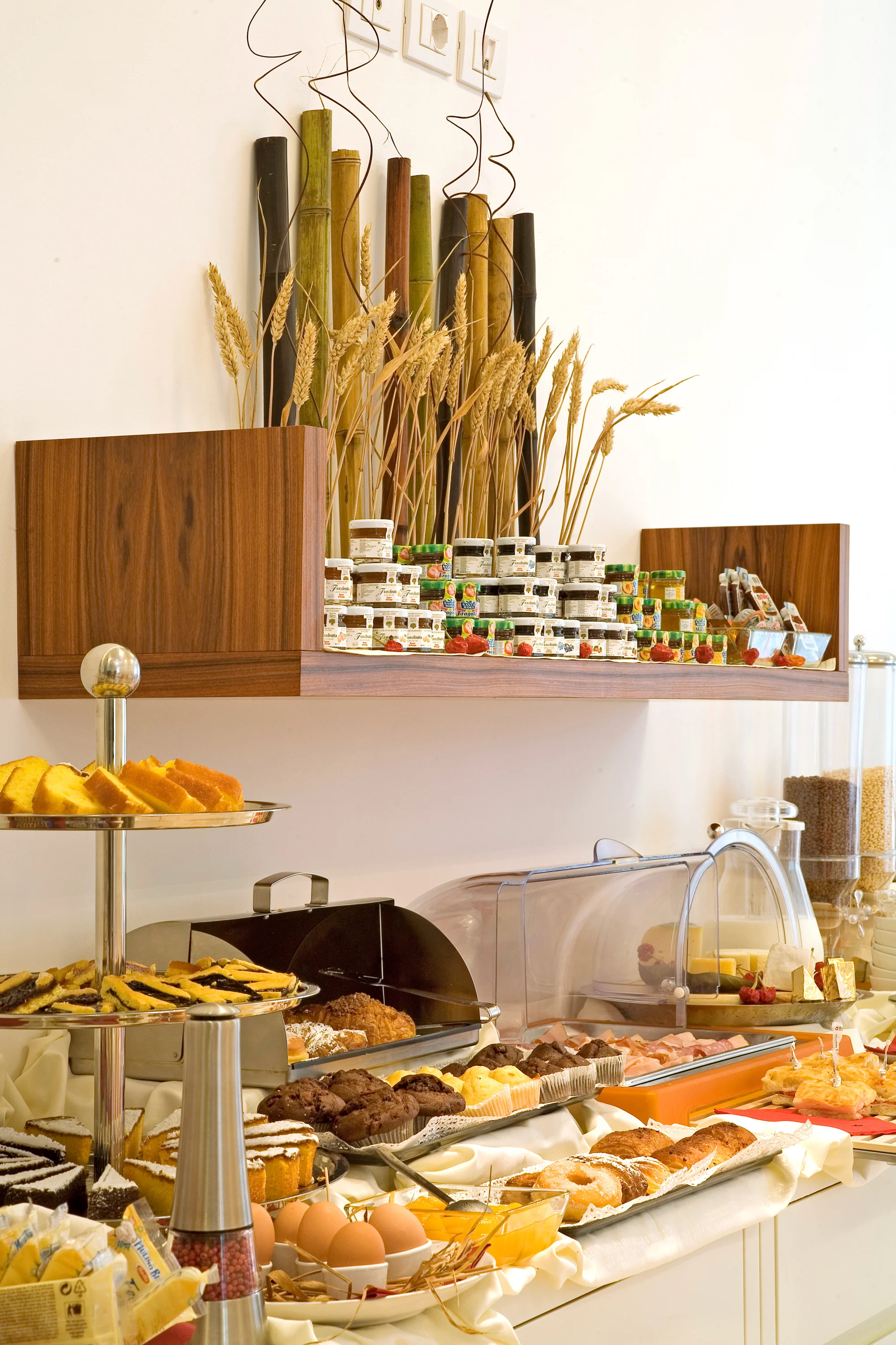 4* hotel se snídaní v historickém centru Rimini, cca 20 min. pěšky od pláže