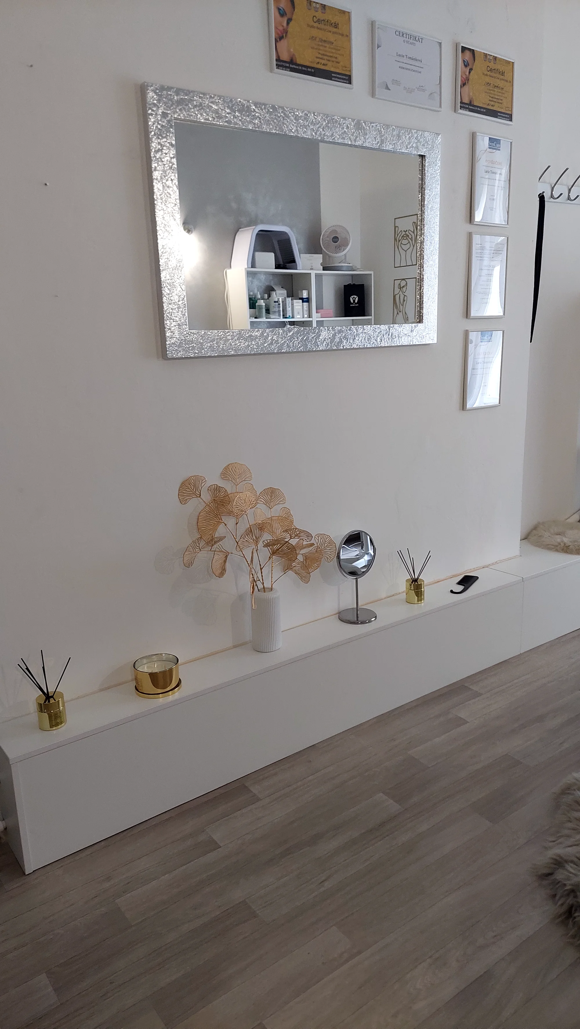 Permanentní make-up: microblading, pudrové obočí, oční linky i rty