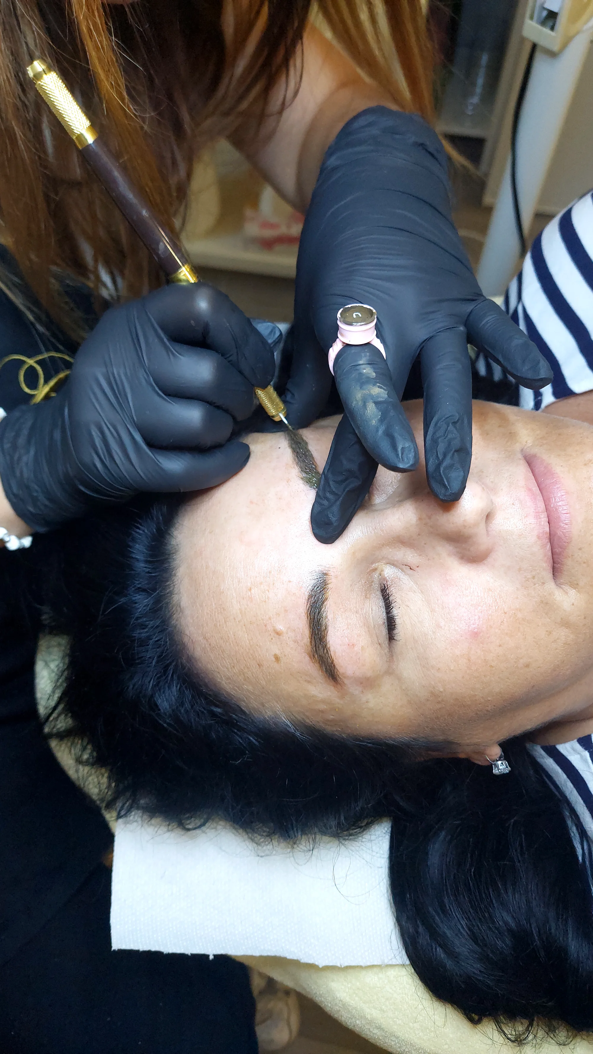 Permanentní make-up: microblading, pudrové obočí, oční linky i rty