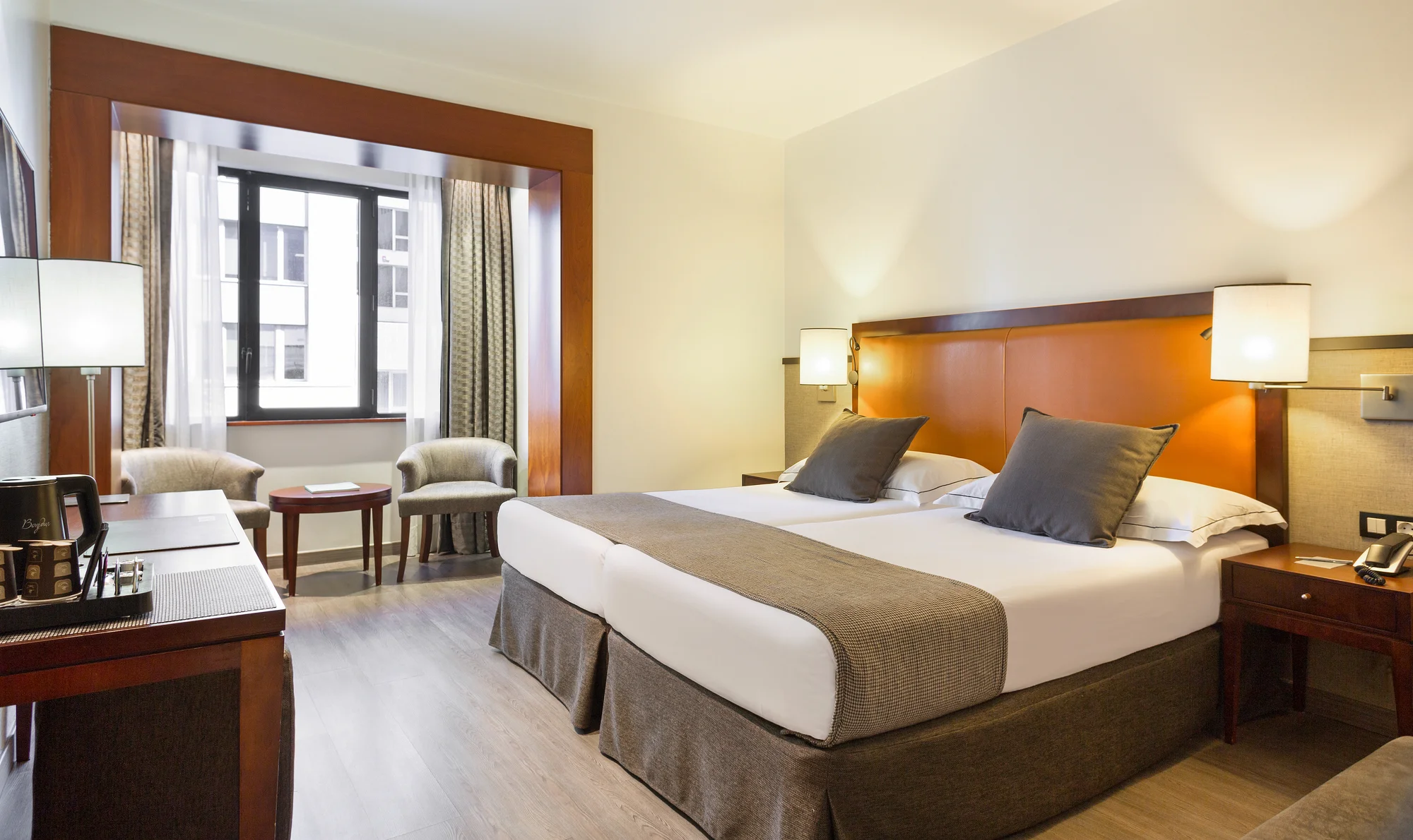 Dovolená v Barceloně: 4* hotel s bohatou snídaní a saunou, 2 km od Sagrada Família