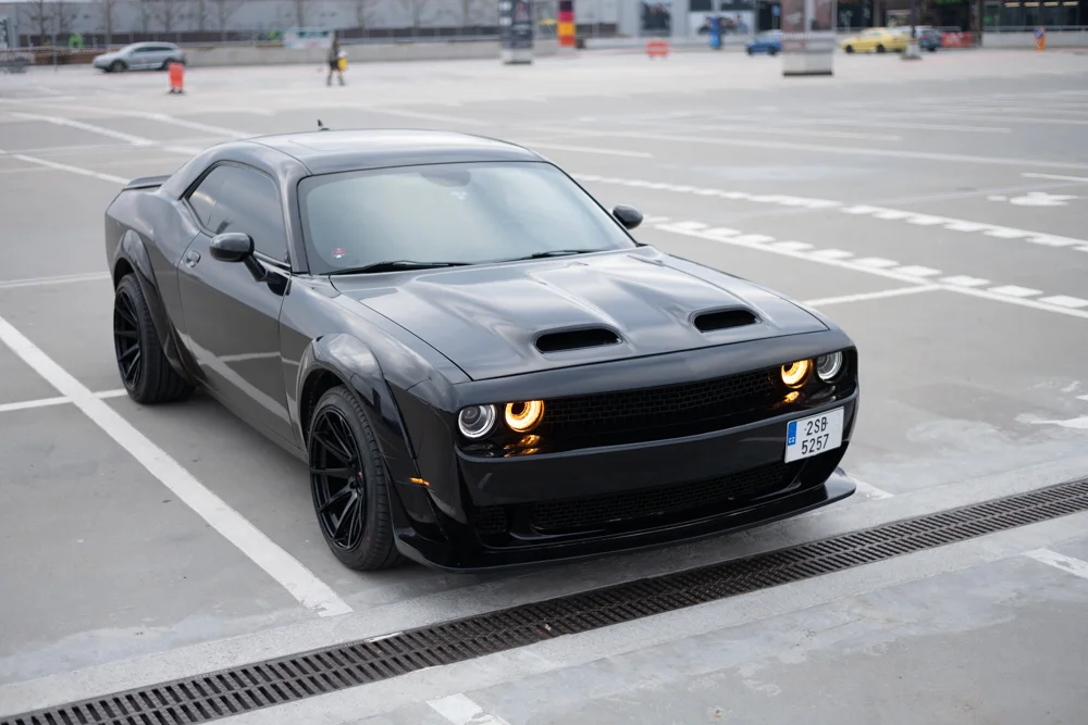 Superjízda v nadupaném Dodge Challenger na 15–50 minut i pronájem třeba na celý den