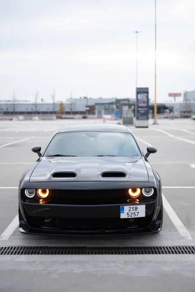 Superjízda v nadupaném Dodge Challenger na 15–50 minut i pronájem třeba na celý den