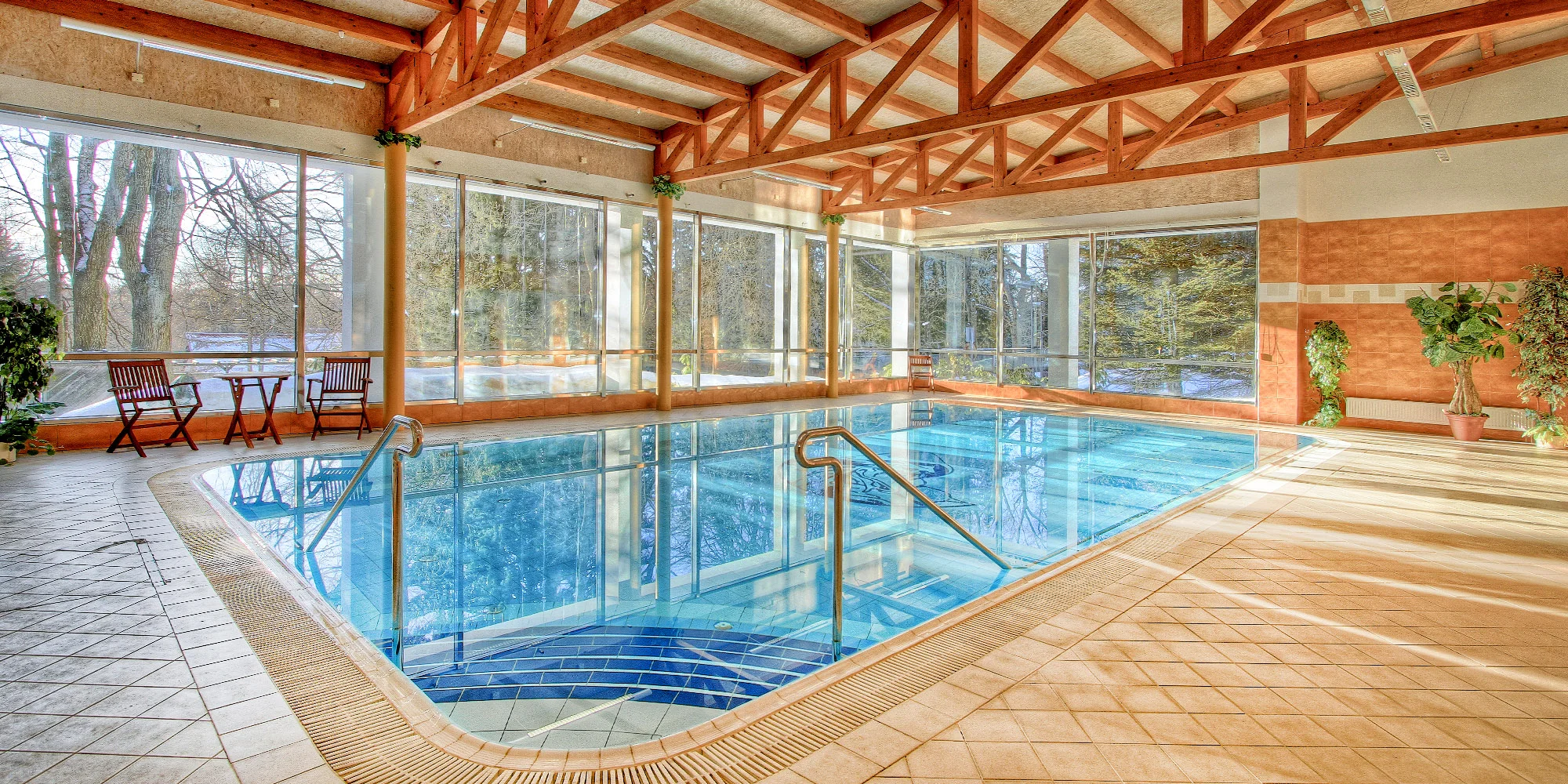 Pobyt v Mariánkách se snídaní či polopenzí, bazénem, solnou jeskyní a množstvím slev