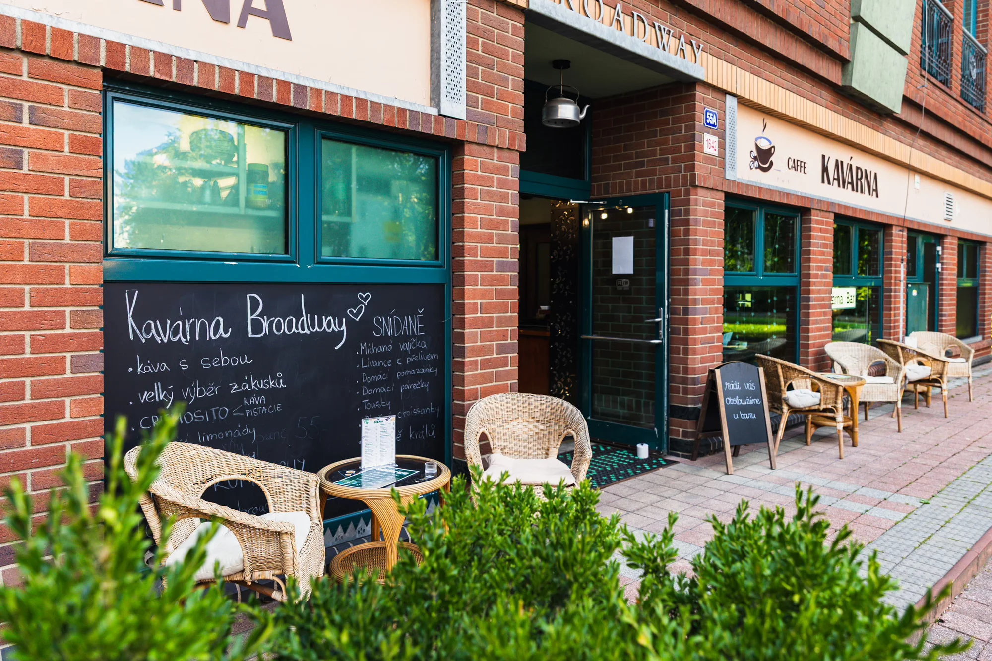 Snídaňové menu s kávou a limonádou pro 1-2 osoby: vejce, párečky, lívance i anglická snídaně