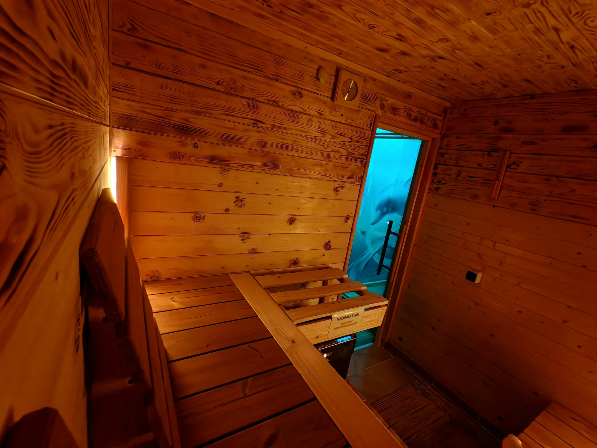 120 minut privátního wellness pro 2 osoby: sauny, vyhřívaná lehátka i lahev sektu