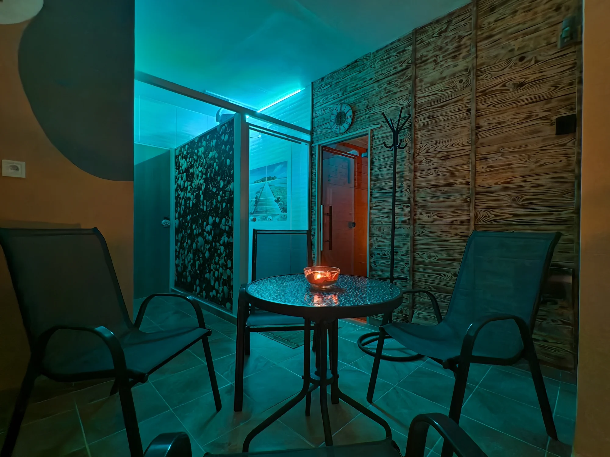 120 minut privátního wellness pro 2 osoby: sauny, vyhřívaná lehátka i lahev sektu