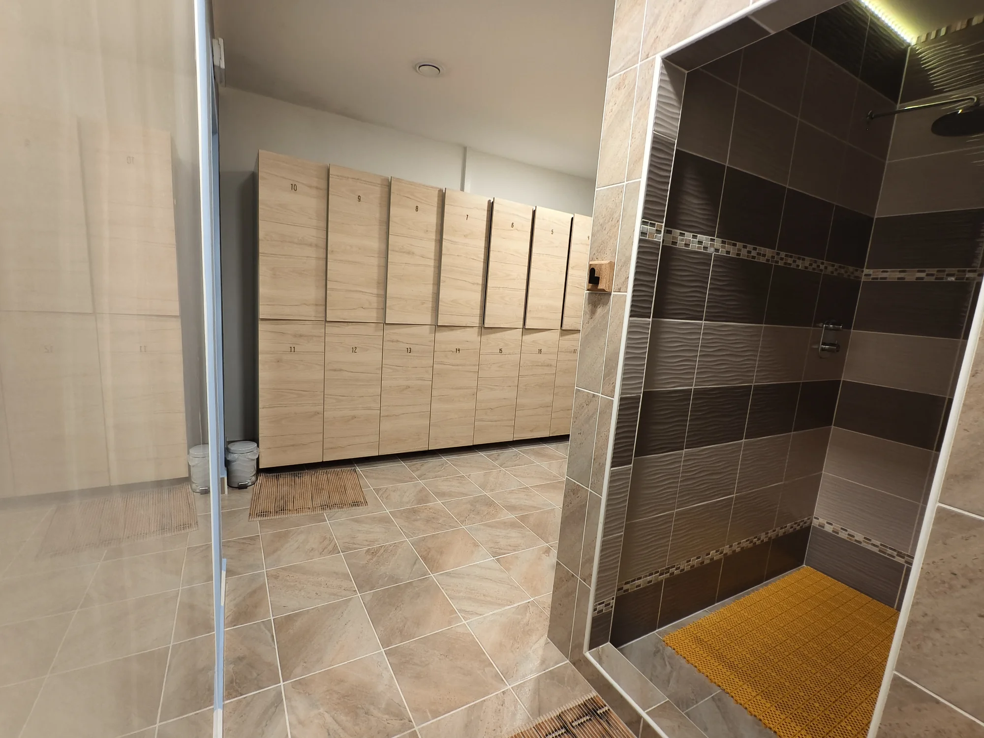 120 minut privátního wellness pro 2 osoby: sauny, vyhřívaná lehátka i lahev sektu