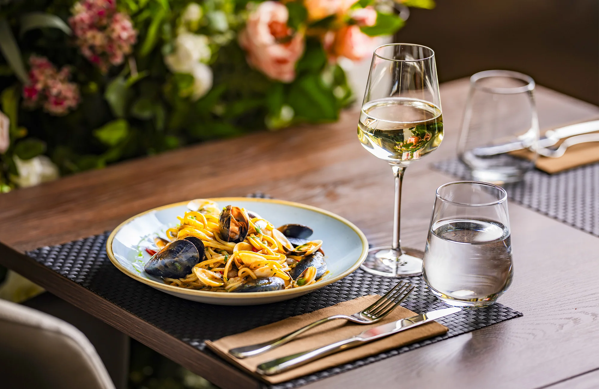 Legendární Grand Hotel International v Praze: pobyt se snídaní i michelinskou večeří, skvělá dostupnost do centra