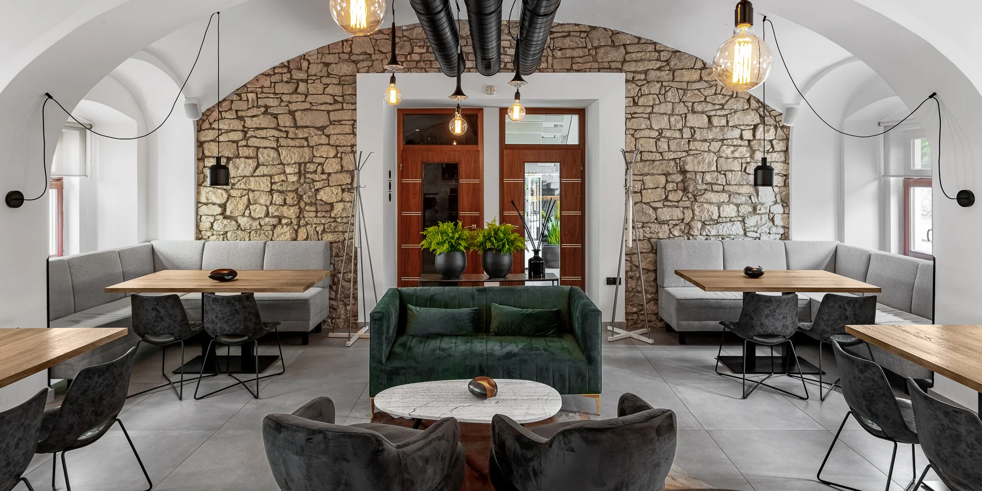 Snídaňové menu pro 1 až 2 osoby: avokádový sendvič nebo turecká vejce včetně nápojů