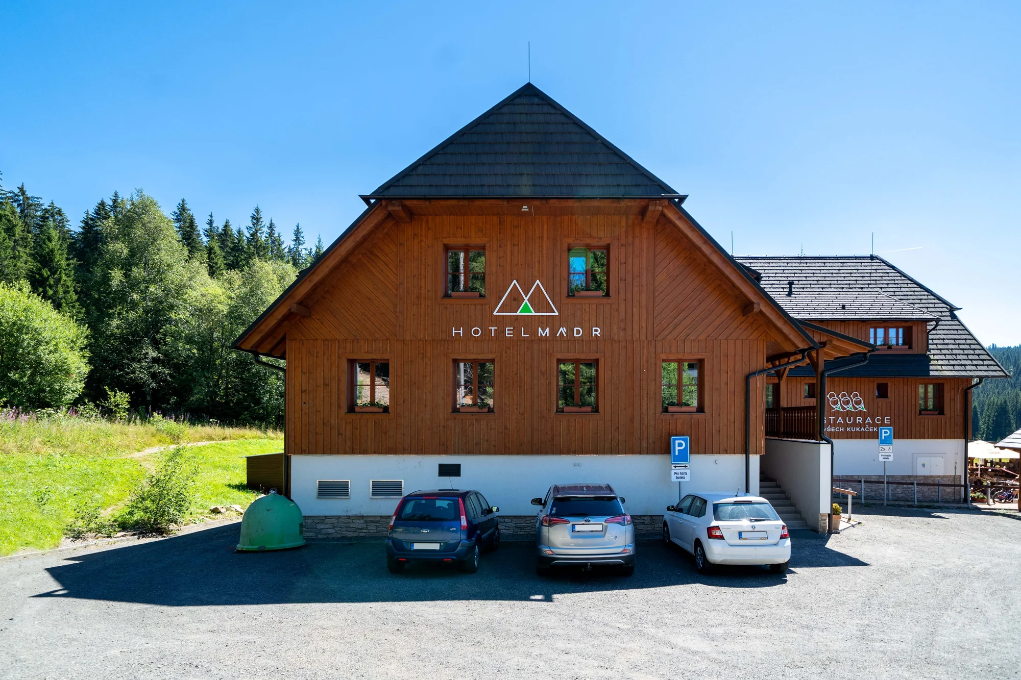 Šumavská Modrava: vybavené apartmány pro dva či rodinu, vč. polopenze i privátního wellness