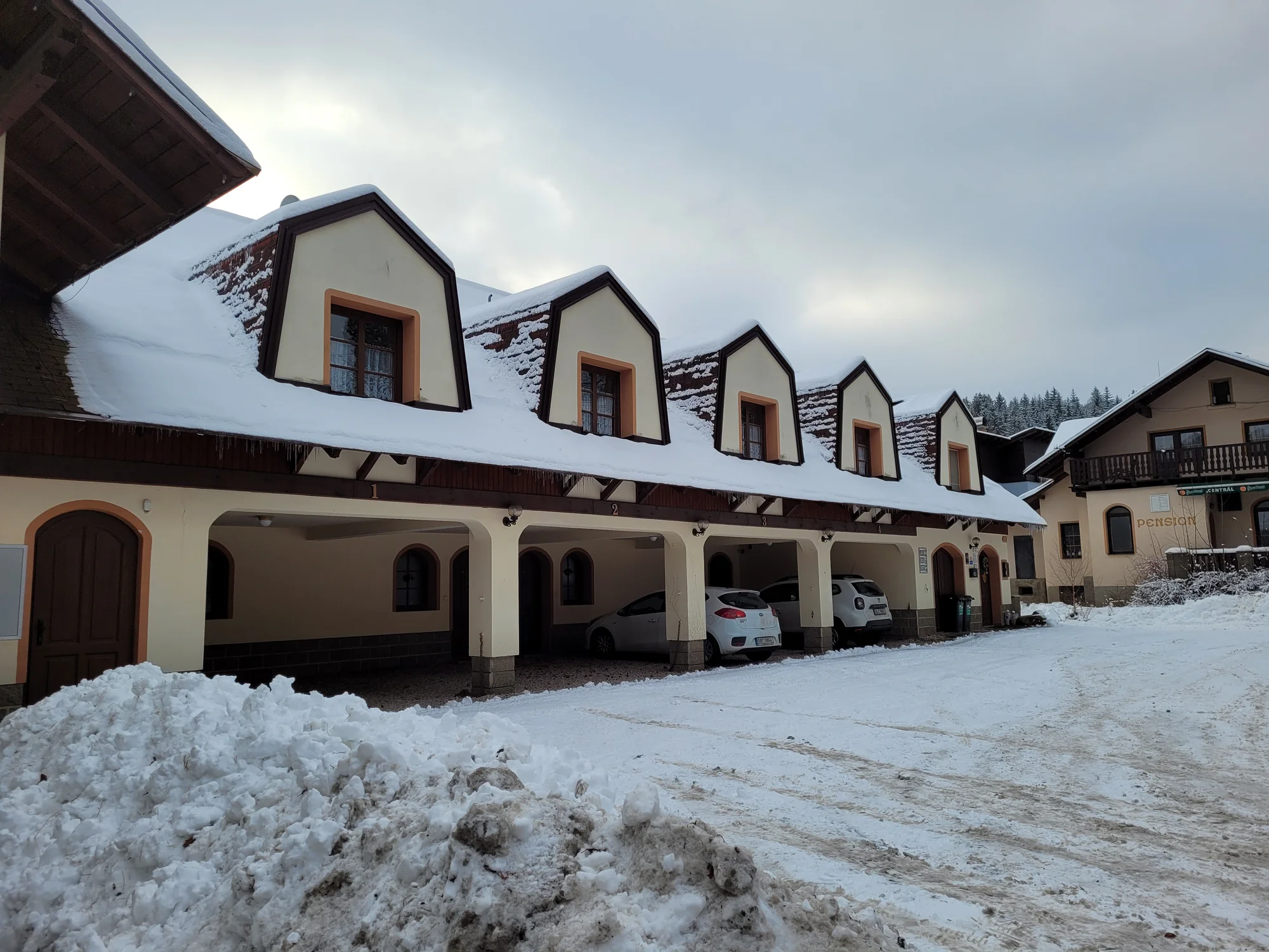 Jizerské hory: vybavené apartmány až pro 6 osob i bazén se slanou vodou