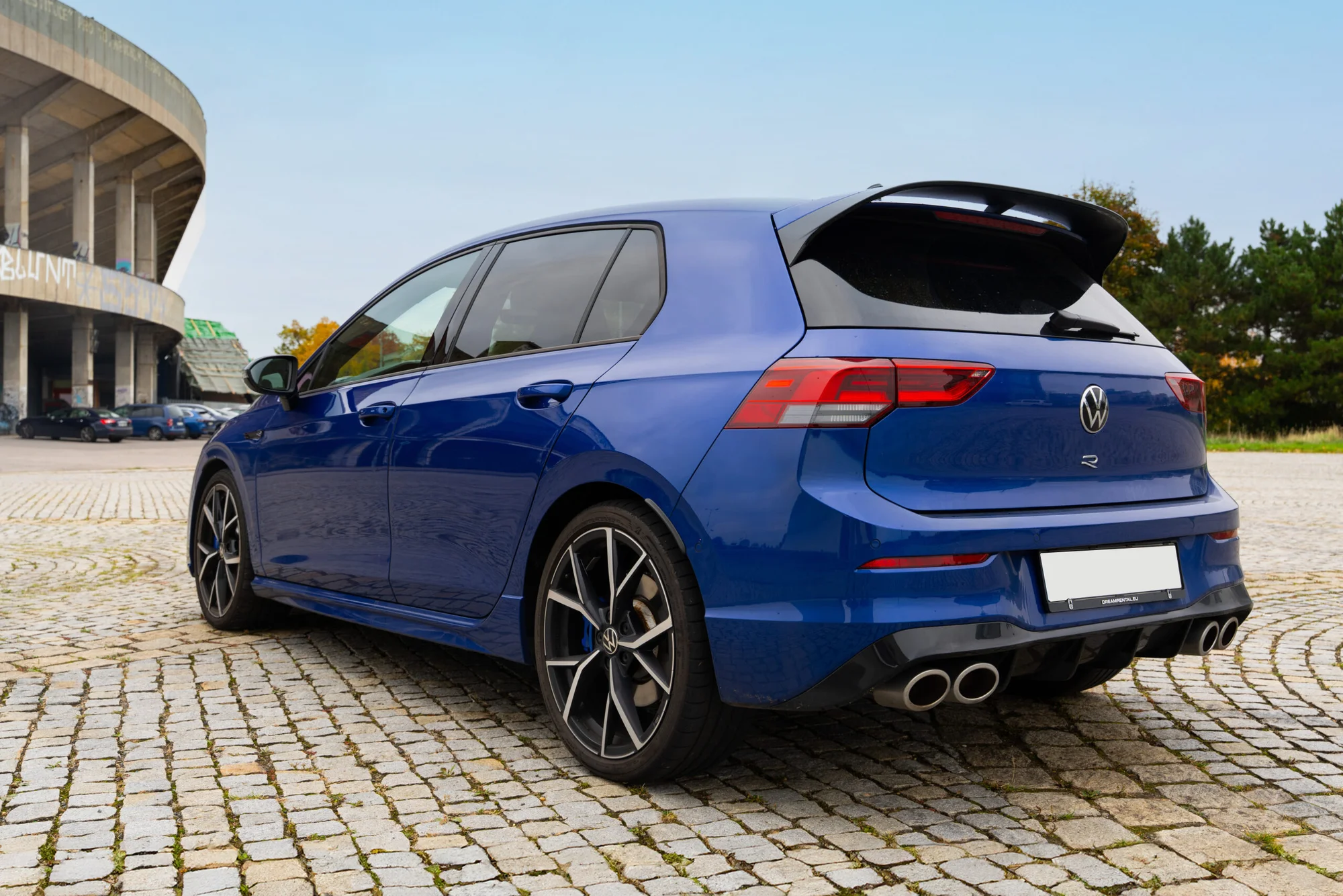 Zážitek za volantem: pronájem vozu Volkswagen Golf 8.5 R na 24 nebo 48 hodin