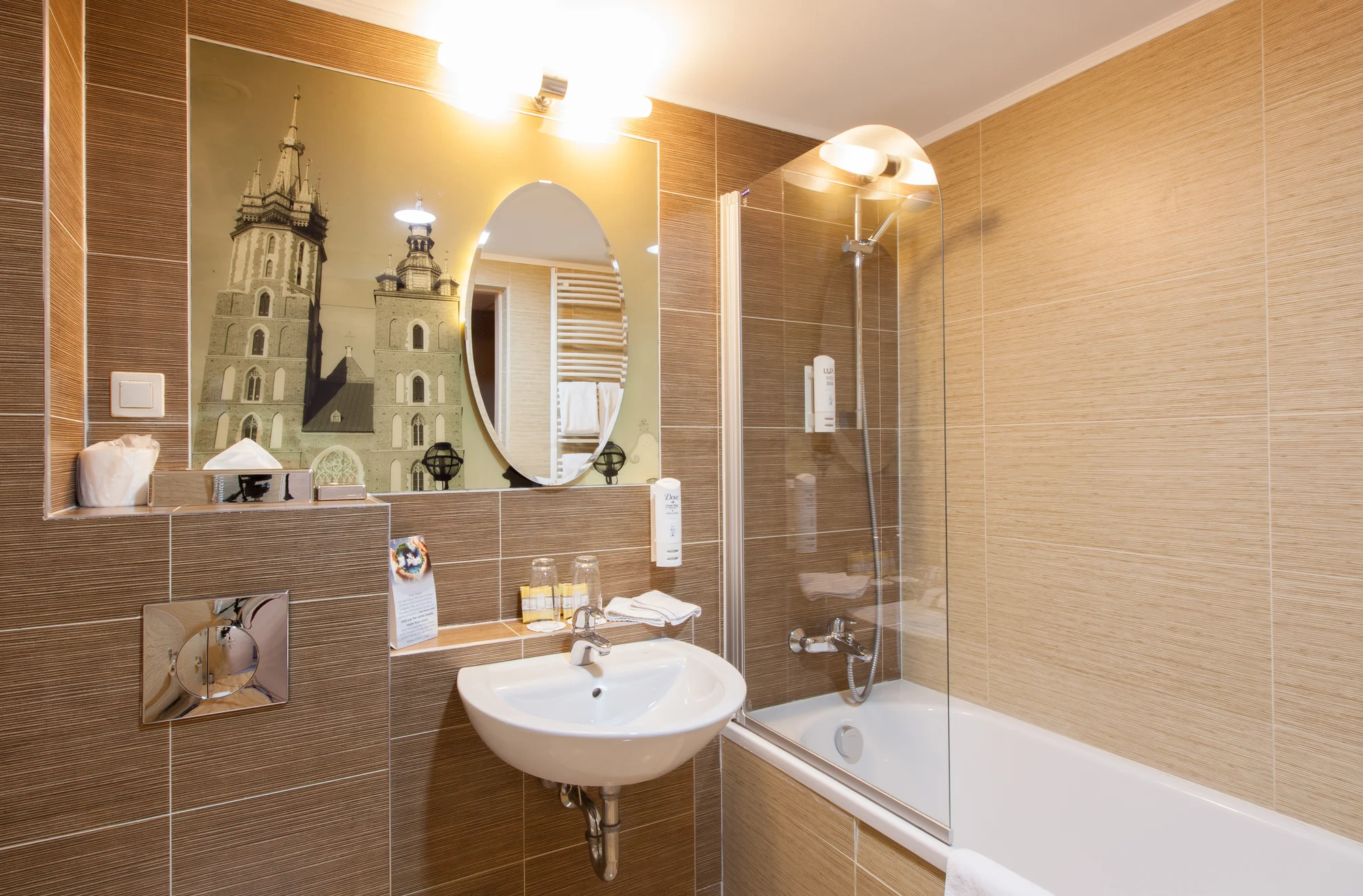 Pobyt v Krakově se stravou, neomezeným wellness a vstupy na show Legends of Krakow a Hop on Hop off bus