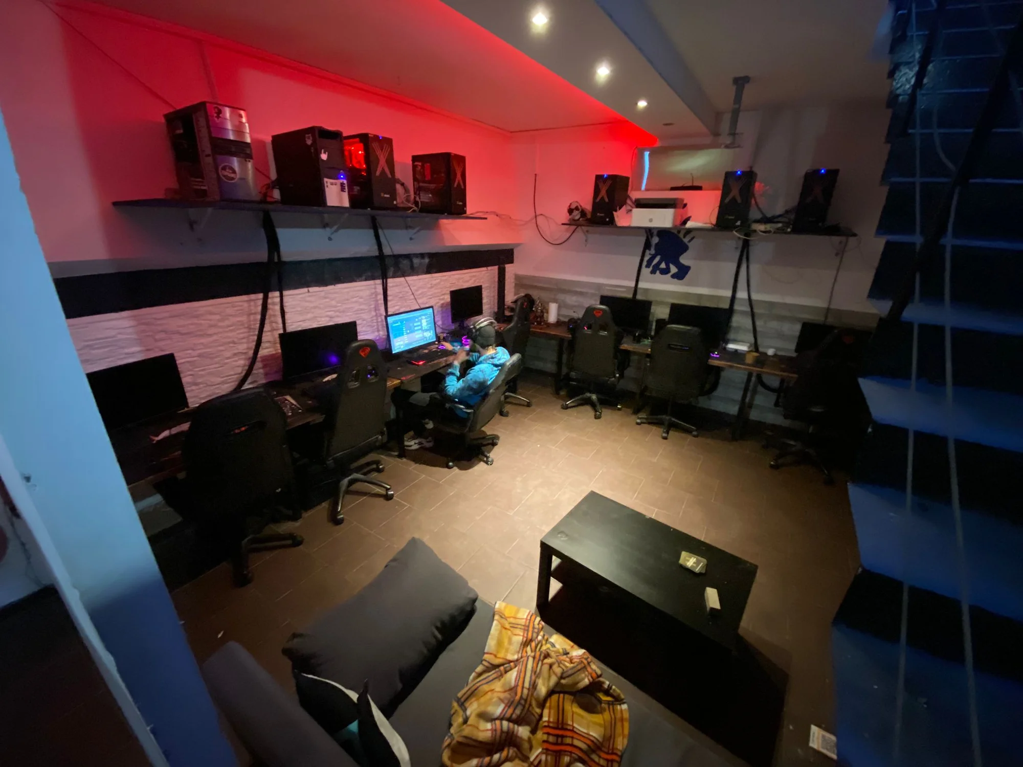 Herní doupě v Hradci: počítačové hry, popcorn a nápoje dle výběru až pro 5 osob