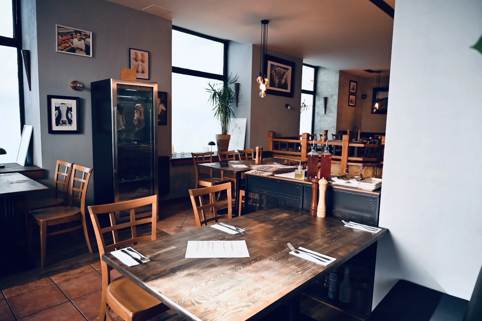 Otevřený voucher do krásné restaurace ve Vršovicích: 1000 až 2000 Kč na jídlo i nápoje