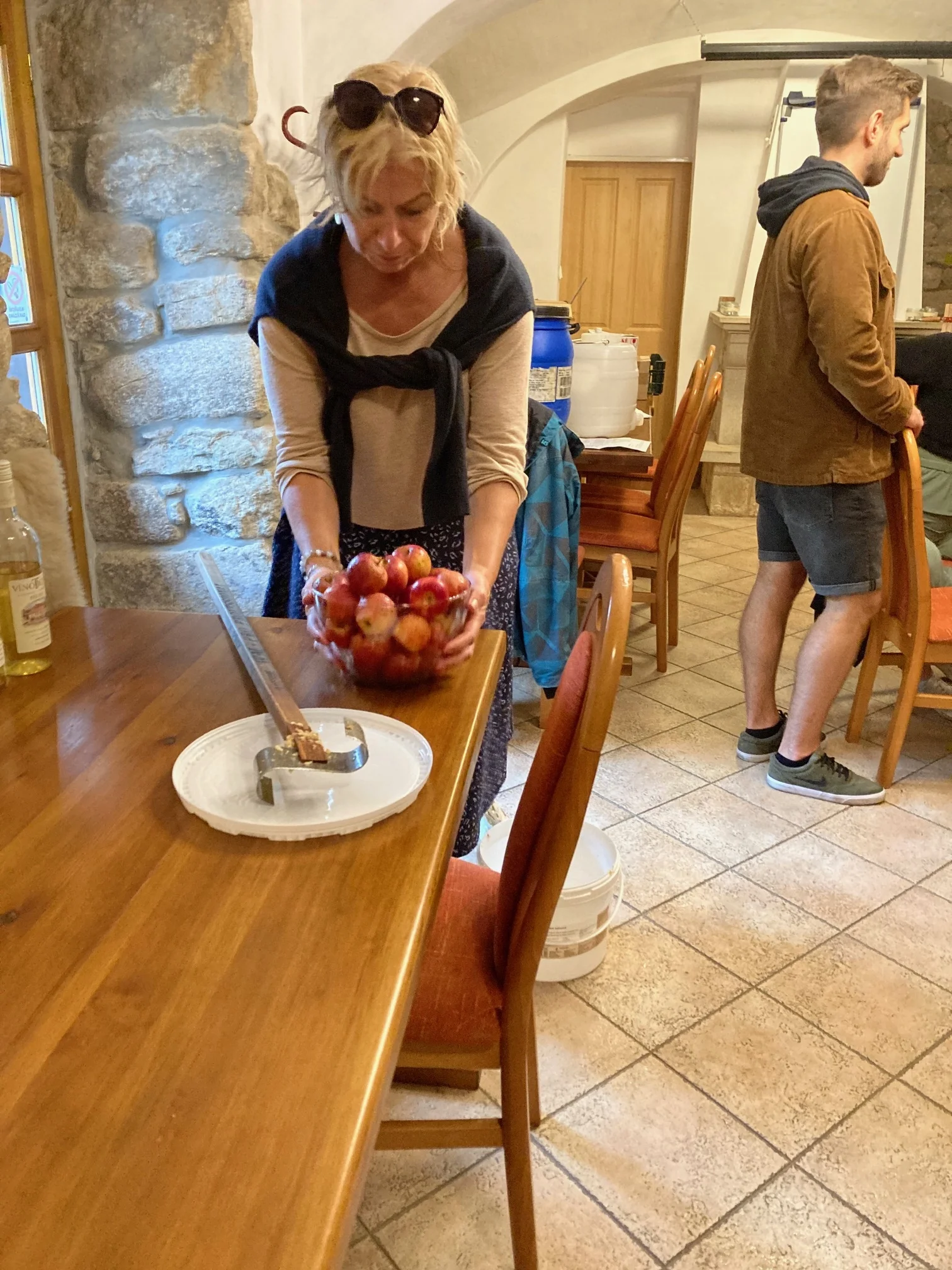 Kurz výroby cideru pro 1 nebo 2 osoby a 2–4 l výsledného nápoje jako výslužka