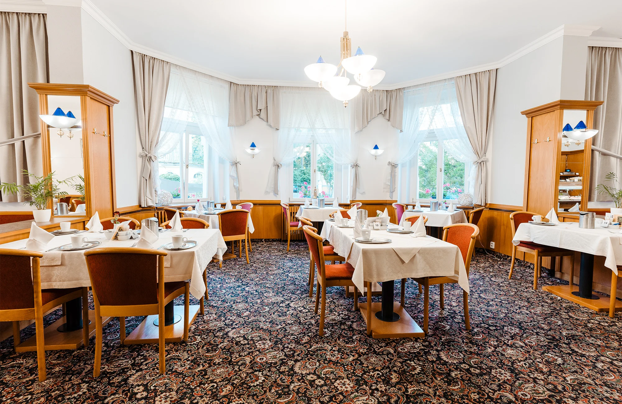 Pobyt ve Františkových Lázních: snídaně či plná penze, bazén i procedury