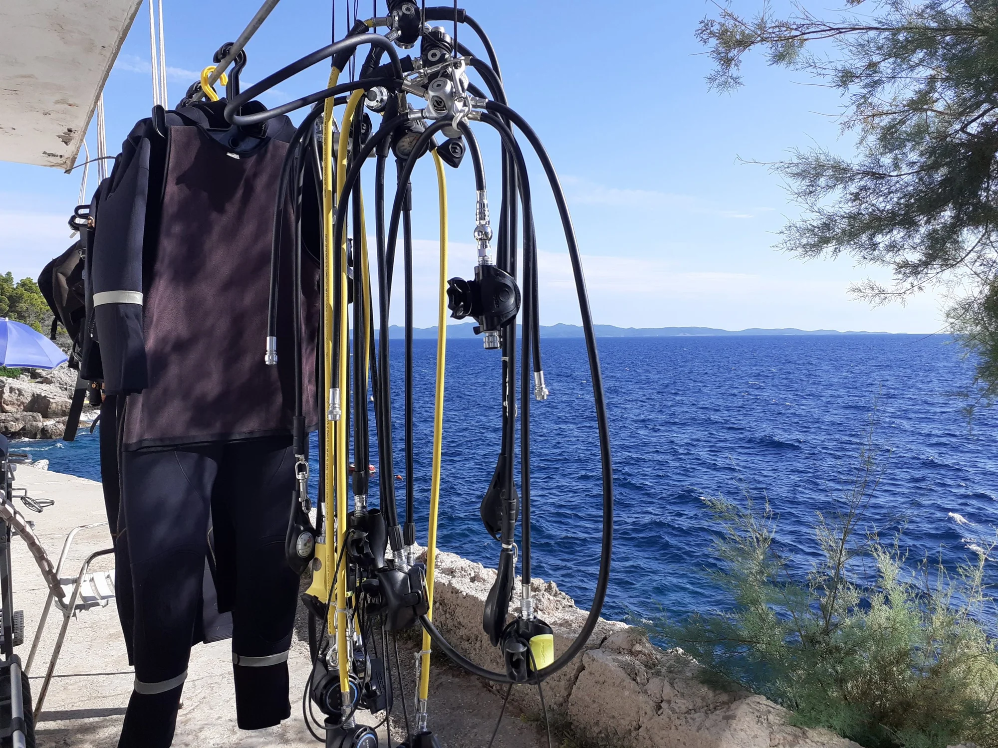 Ponořte se do nového světa: Kurz potápění na zkoušku v bazénu i volné vodě pro 1–4 osoby