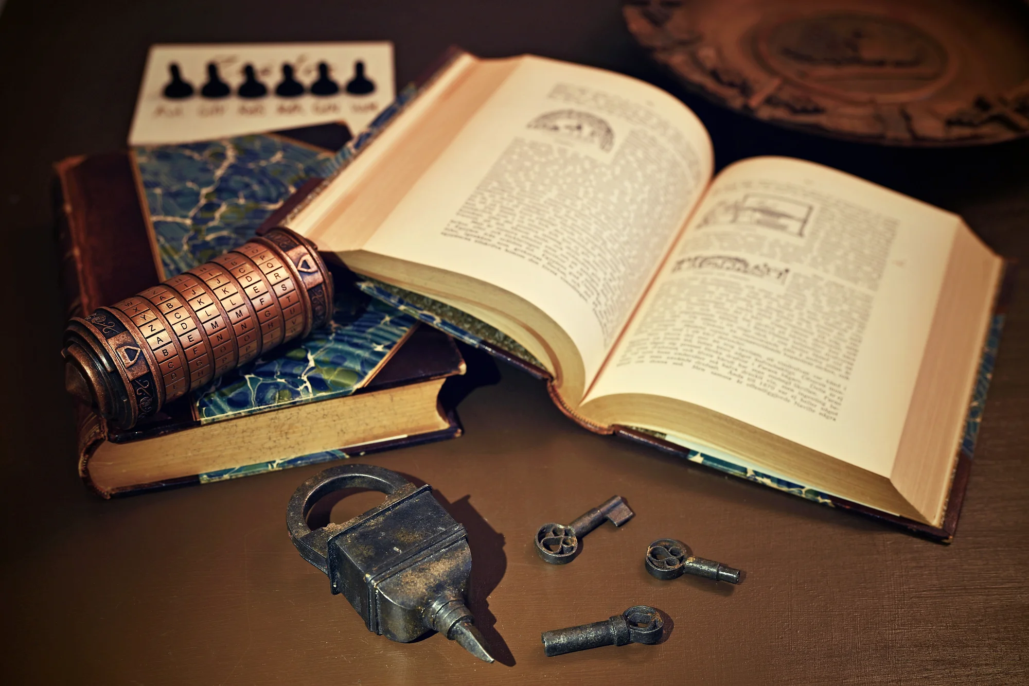 Úniková hra Templáři & tajuplný řád Asasínů na Vinohradech pro 2–6 hráčů