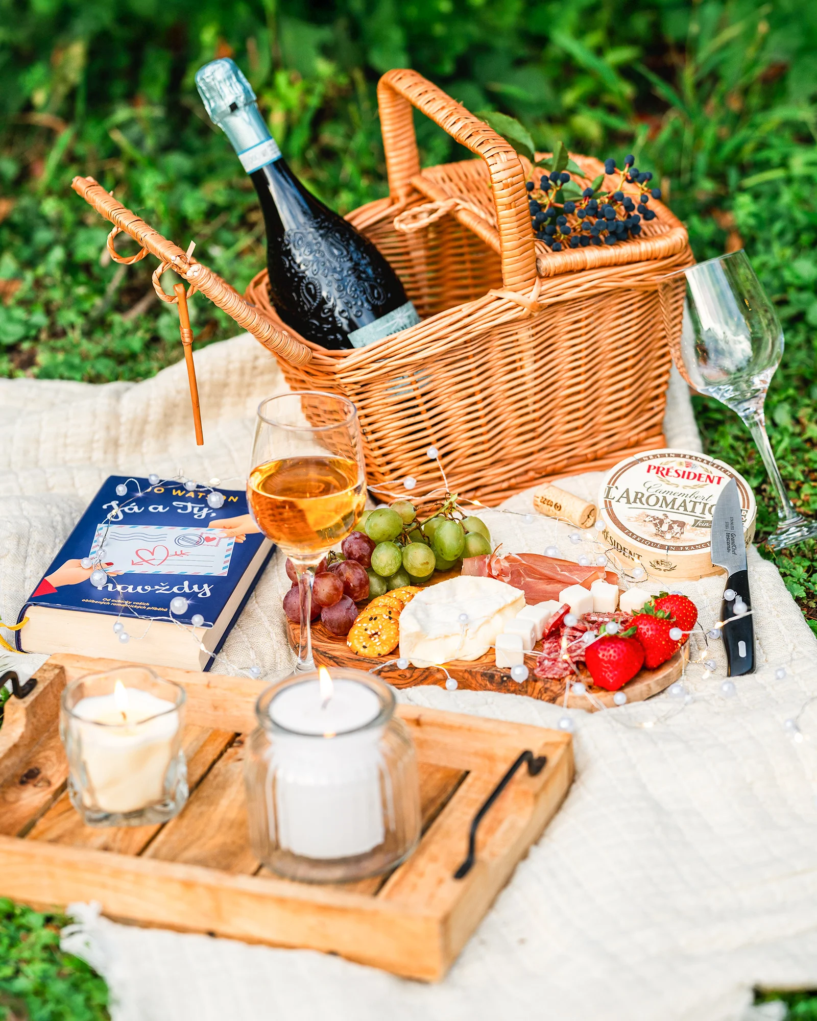 Za romantikou do Ostravy: tiny house s kuchyní, Netflixem i terasou s posezením