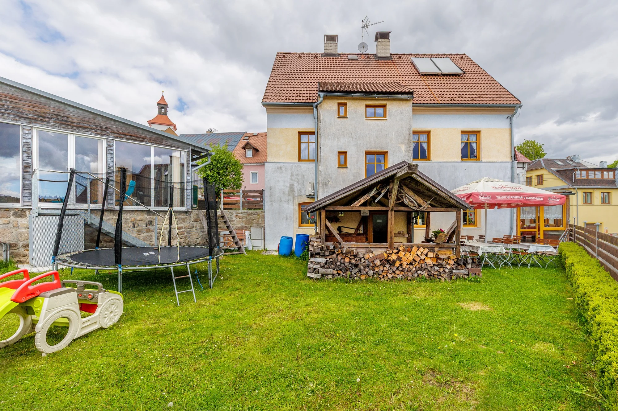 Krušné hory i s jídlem: vybavený apartmán nebo chalupa až pro 14 osob