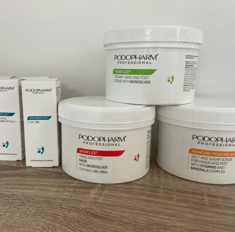 Luxusní mokrá pedikúra pro dokonalý relax či precizní suchá péče pro citlivé nožky