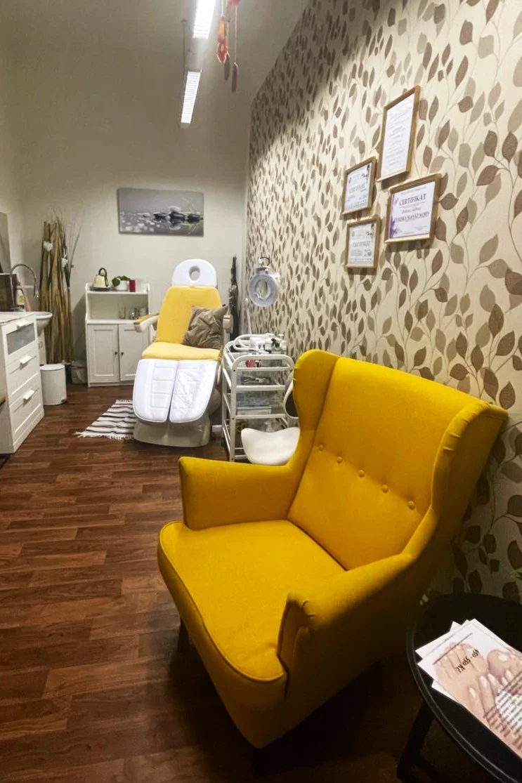 Luxusní mokrá pedikúra pro dokonalý relax či precizní suchá péče pro citlivé nožky