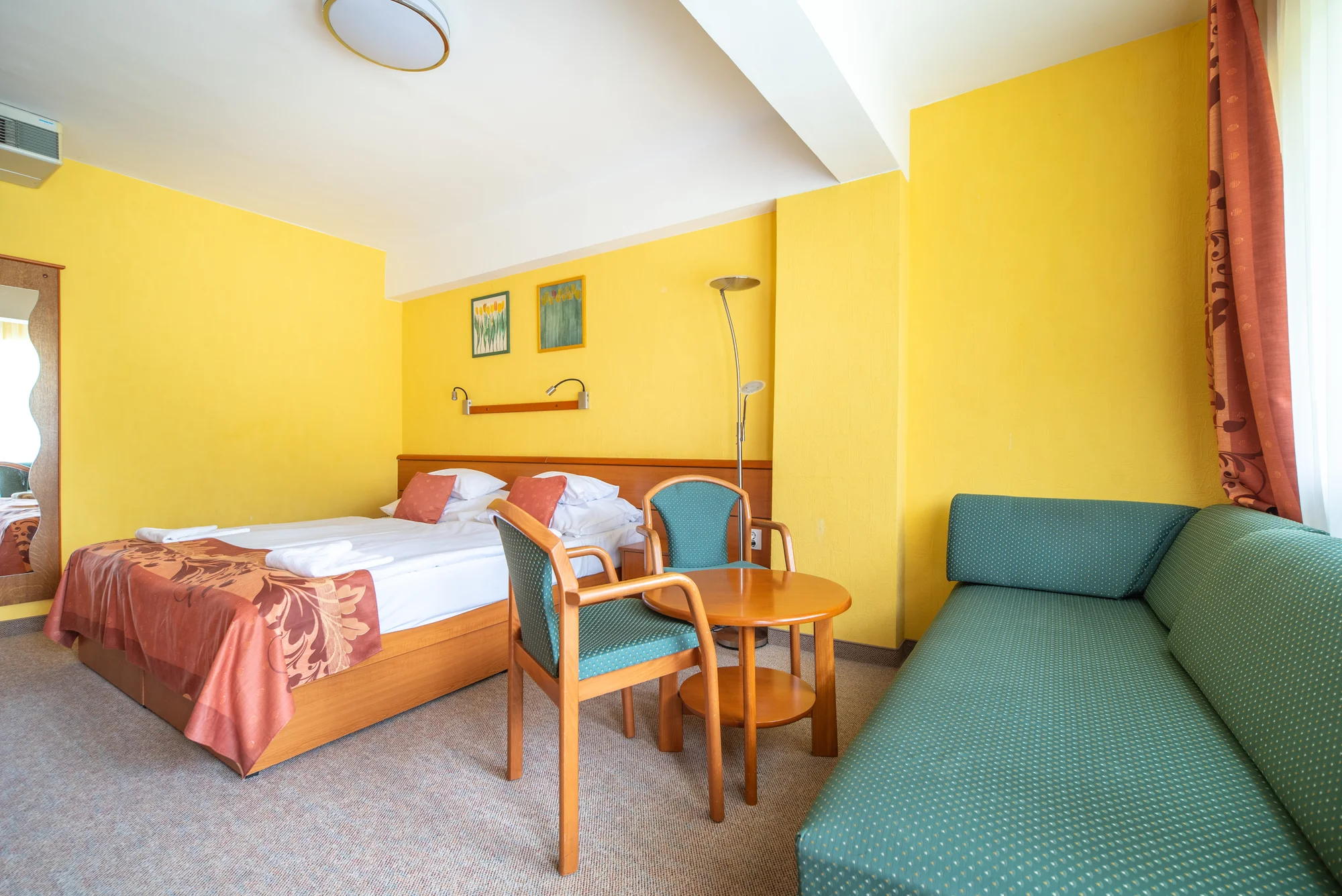 Hotel 300 metrů od Balatonu: neomezený wellness a polopenze